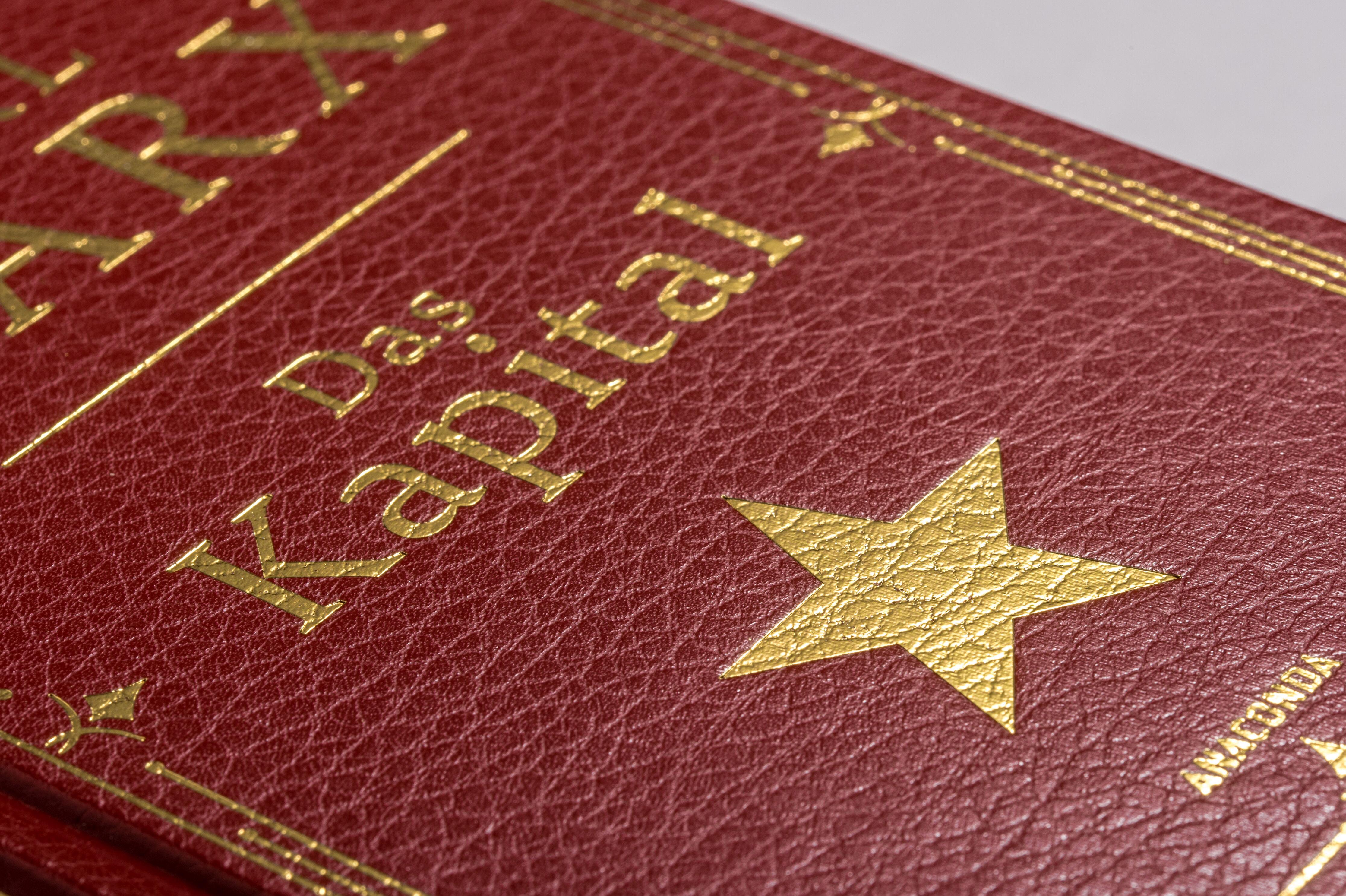 Beispielinhalt (Bild) Das Kapital. Gebunden in Cabra-Leder, mit Goldprägung