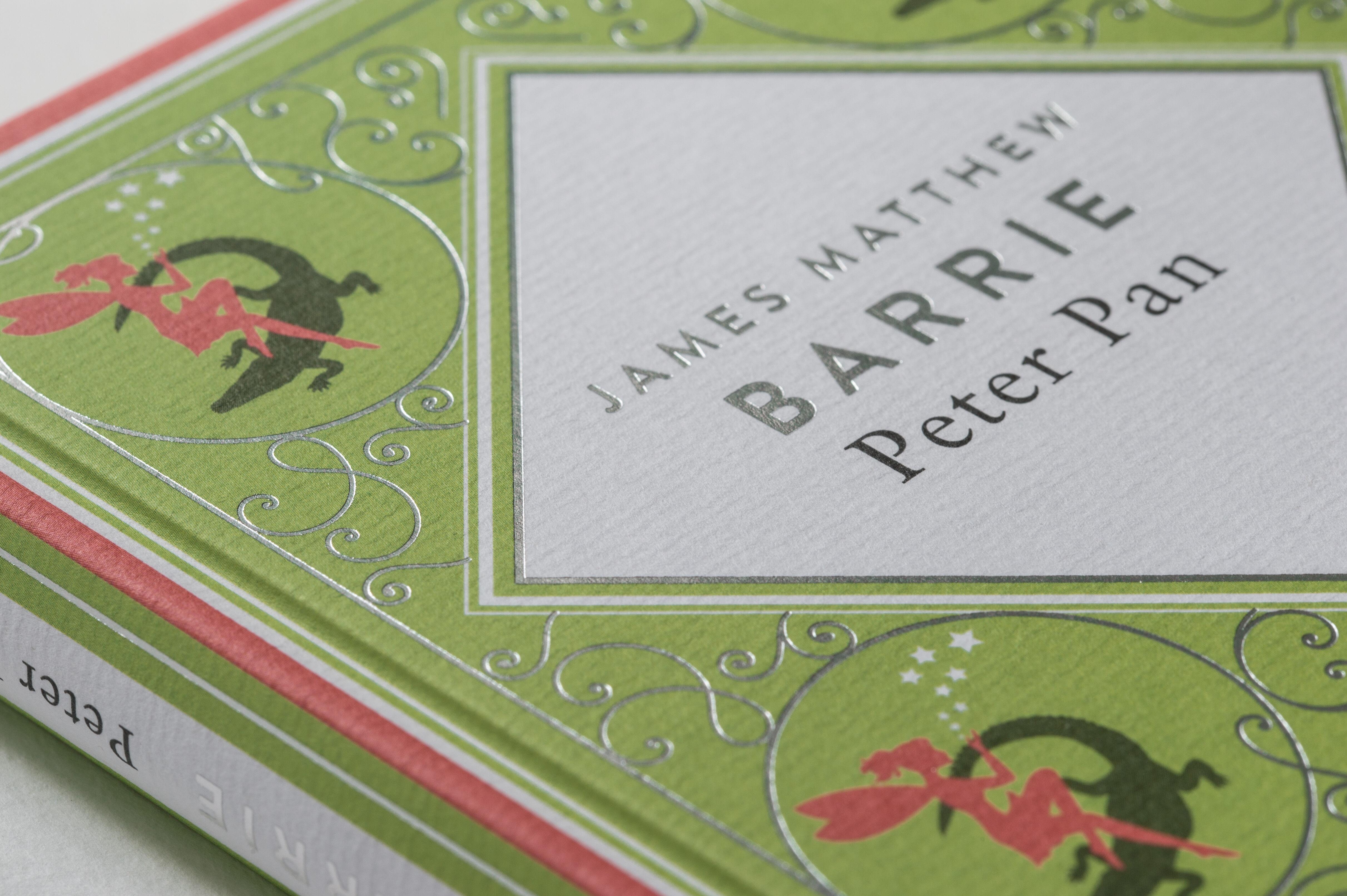 Beispielinhalt (Bild) J.M. Barrie, Peter Pan. Schmuckausgabe mit Silberprägung