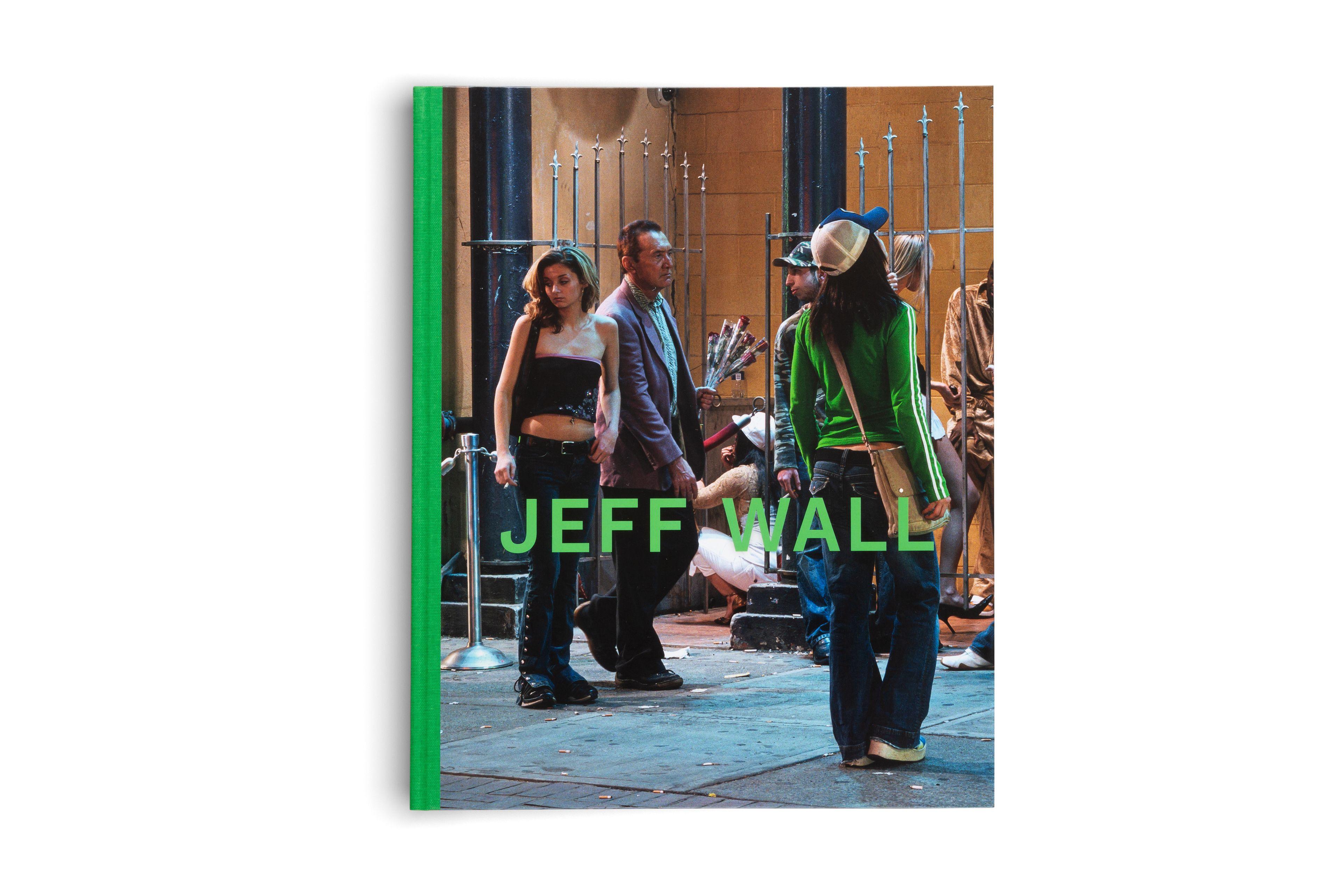 Beispielinhalt (Bild) Jeff Wall: Meister der inszenierten Fotografie - Licht, Komposition und Cinematografie in der zeitgenössischen Kunst. Bildband zur großen Ausstellung der Fondation Beyeler