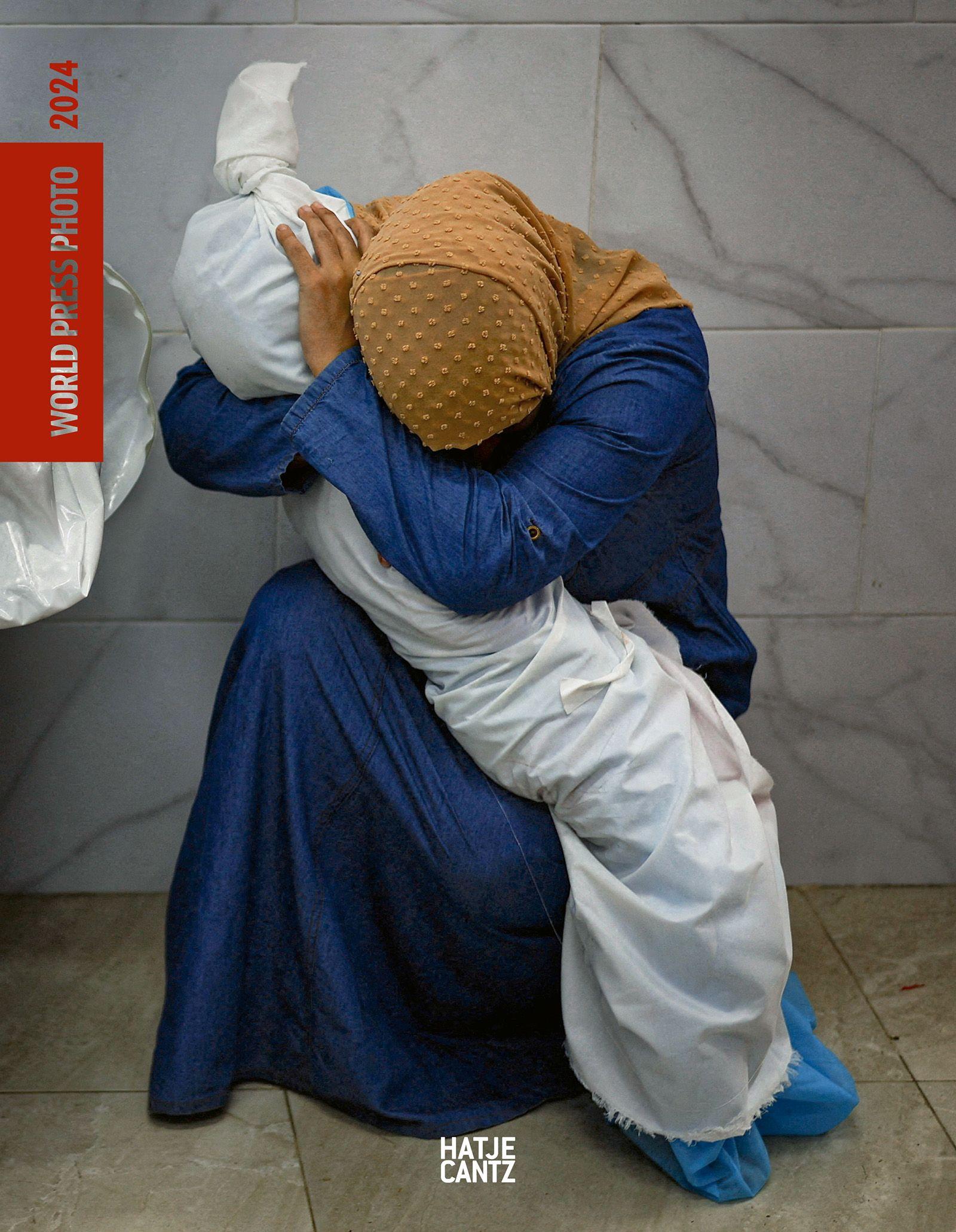 Vorderes Coverbild World Press Photo Yearbook 2024 | Édition Française