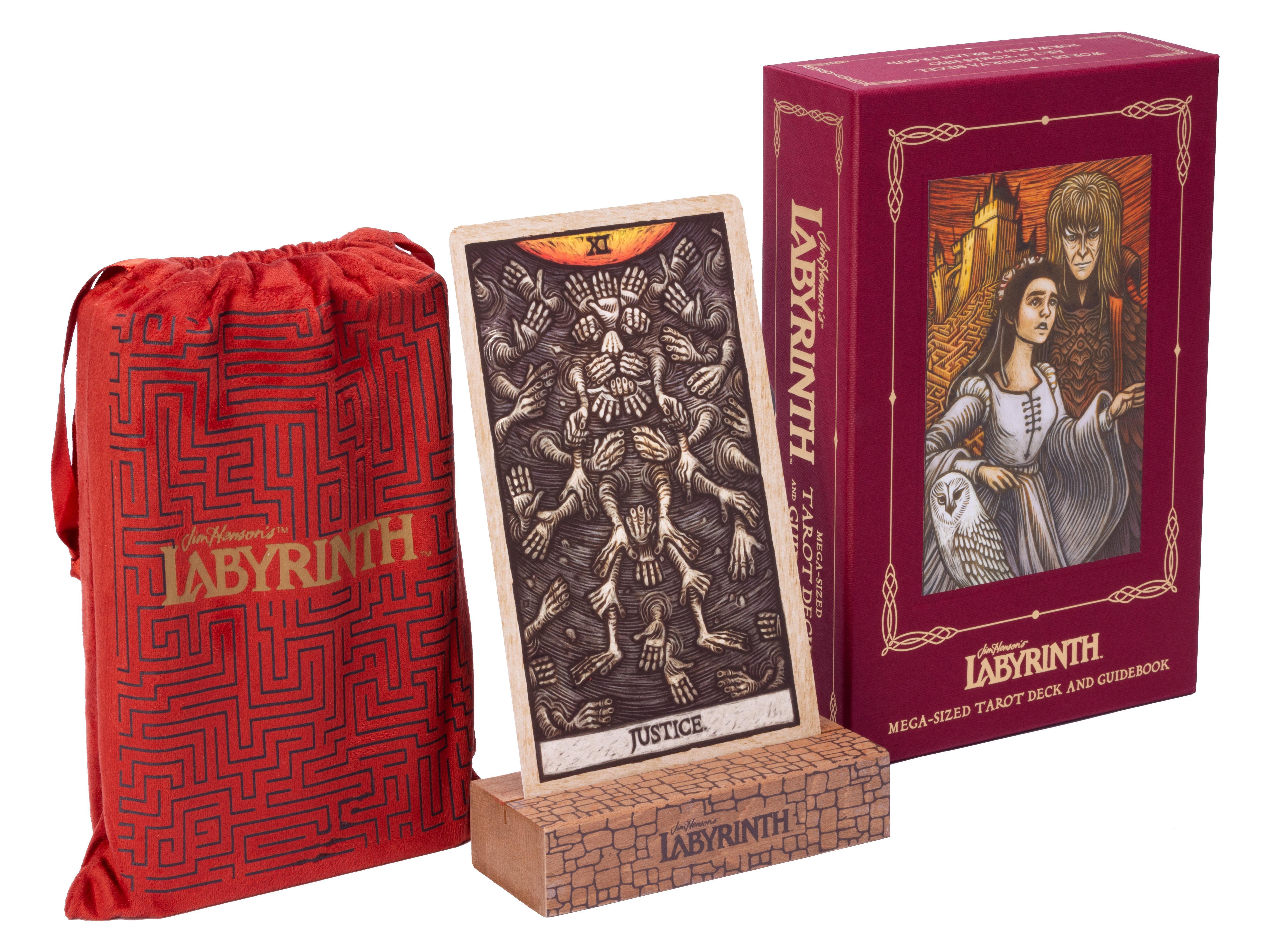 Vorderes Coverbild Mega-Sized Tarot: Labyrinth Tarot Deck and Guidebook