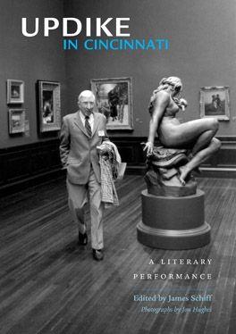 Vorderes Coverbild Updike in Cincinnati: A Literary Performance