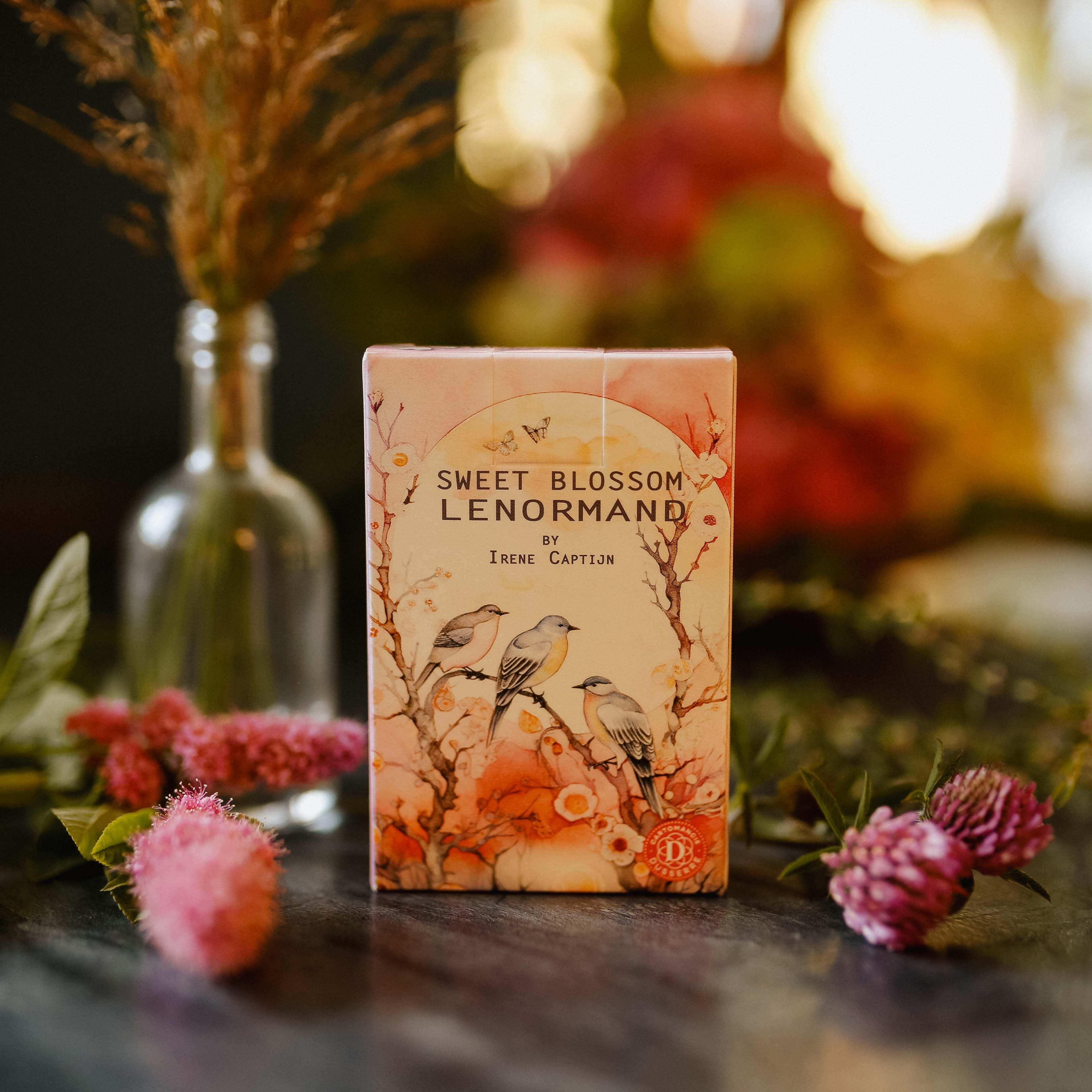 Beispielinhalt (Bild) Sweet Blossom Lenormand GB (English)