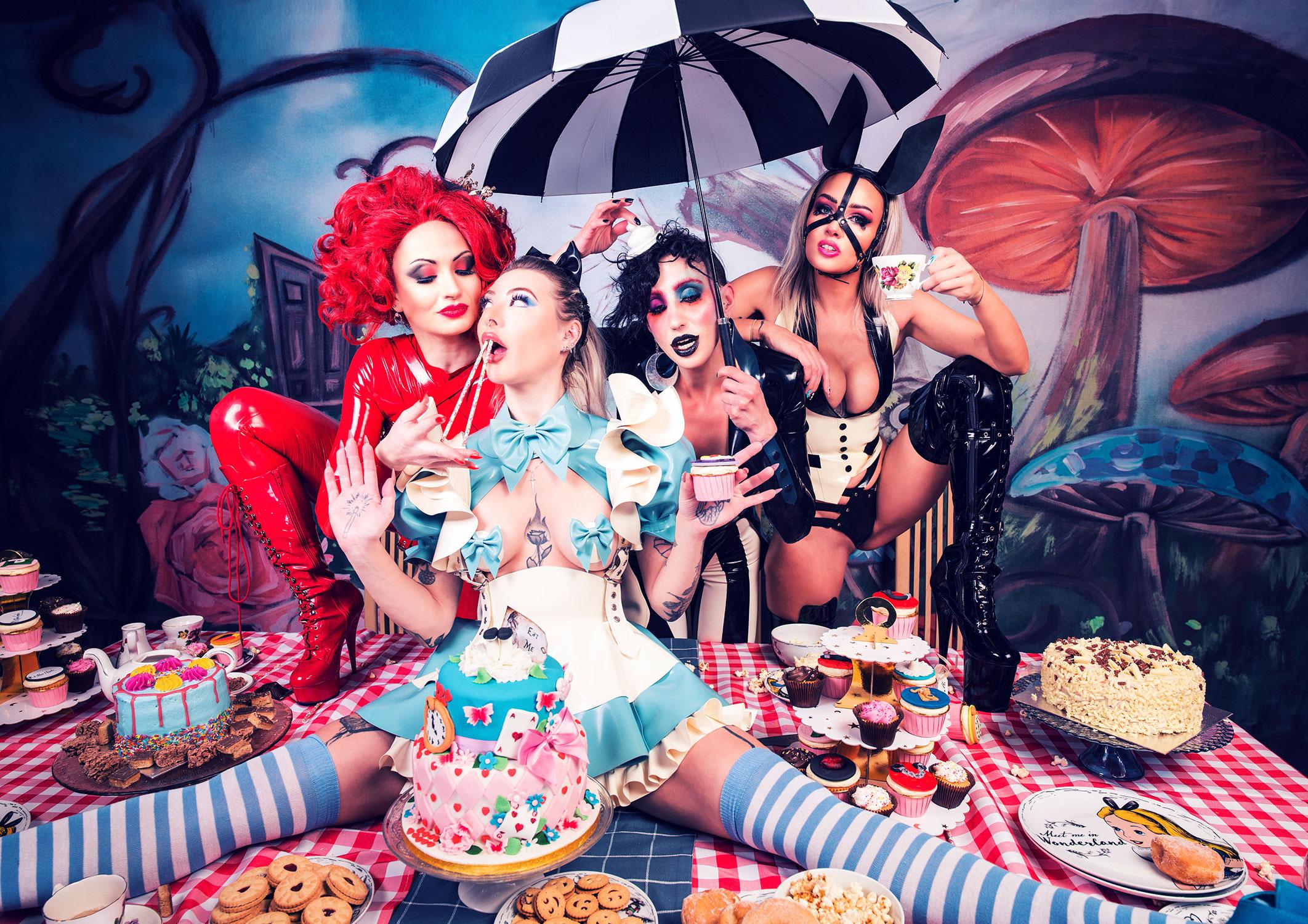 Beispielinhalt (Bild) Alice in Wonderland