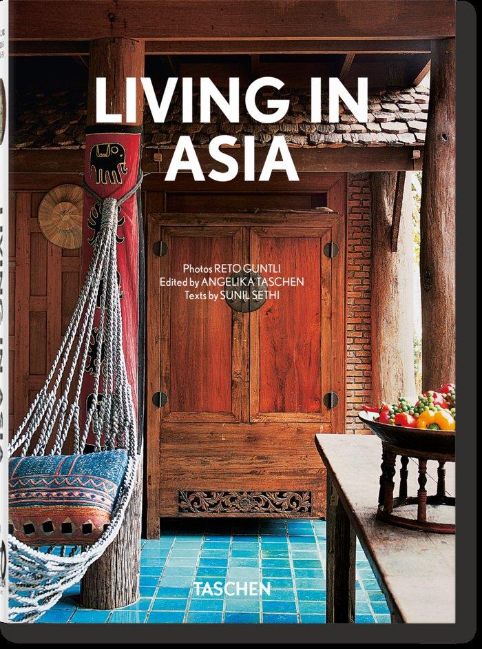 Vorderes Coverbild Living in Asia. 40th Ed.