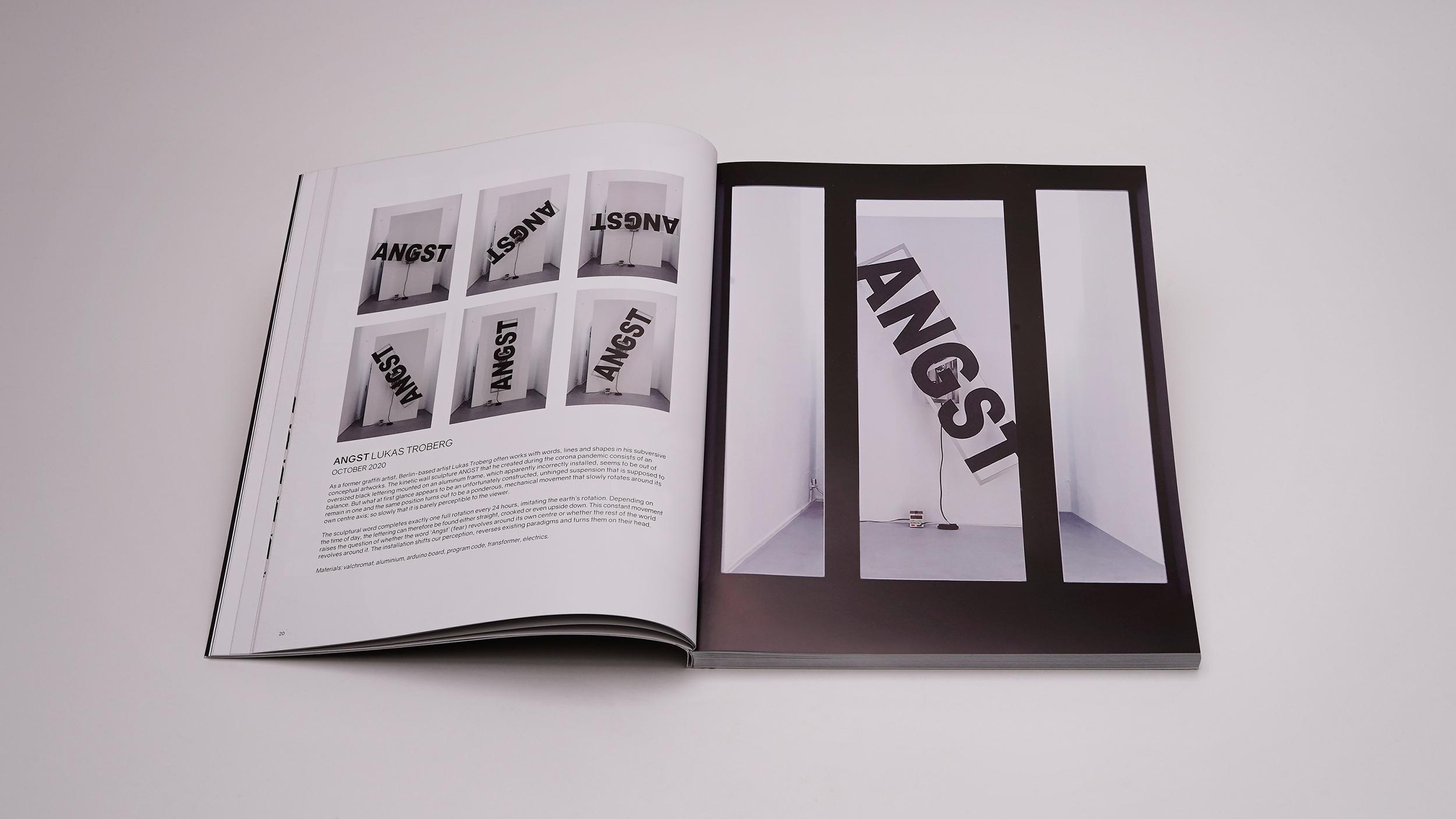 Beispielinhalt (Bild) 100 Windows. - Site-specific art installations at Berlin-Weekly project space