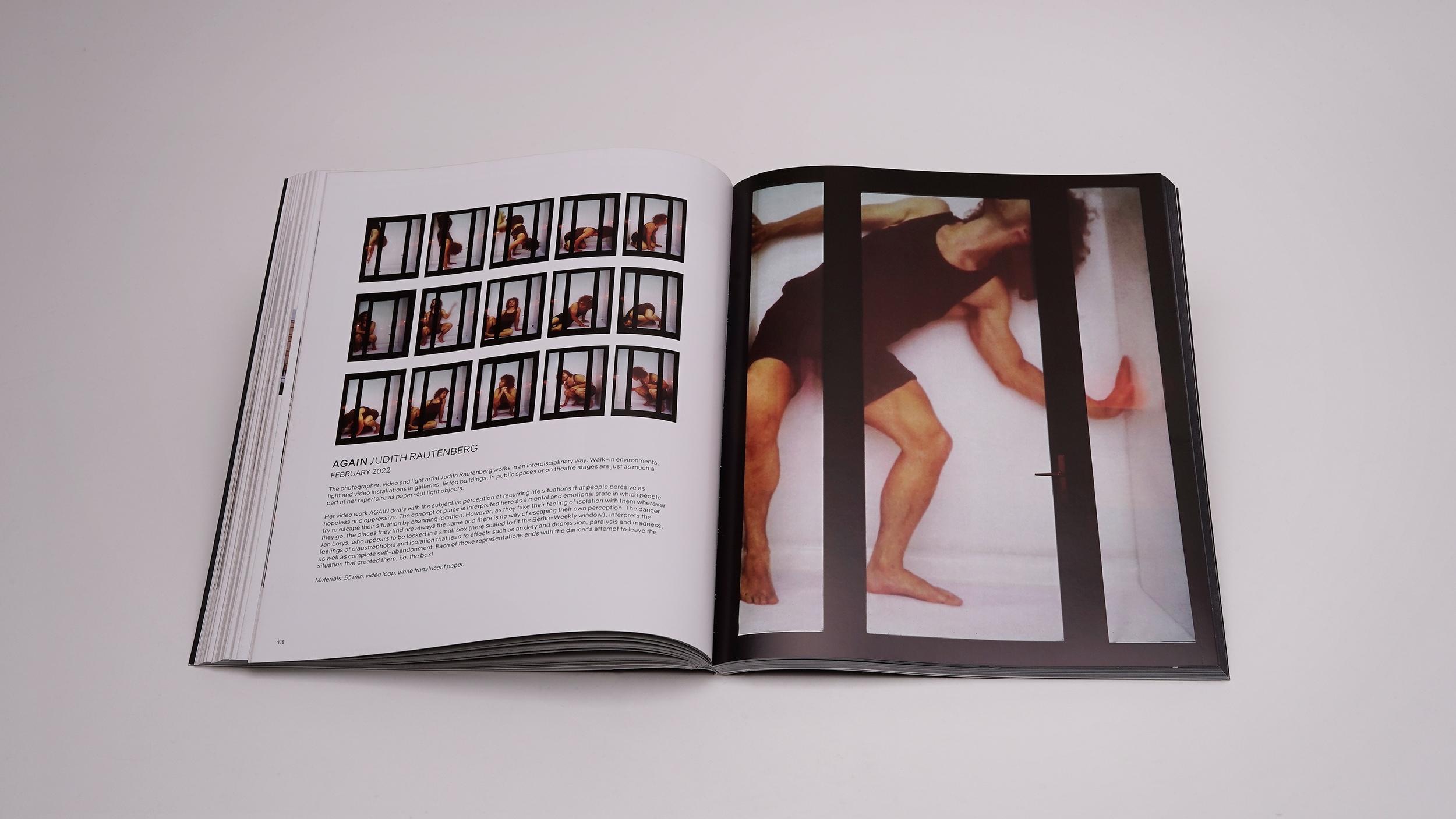 Beispielinhalt (Bild) 100 Windows. - Site-specific art installations at Berlin-Weekly project space