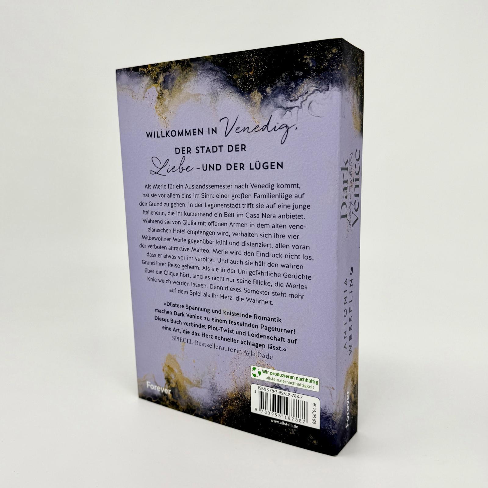 Beispielinhalt (Bild) Dark Venice. Deep Water