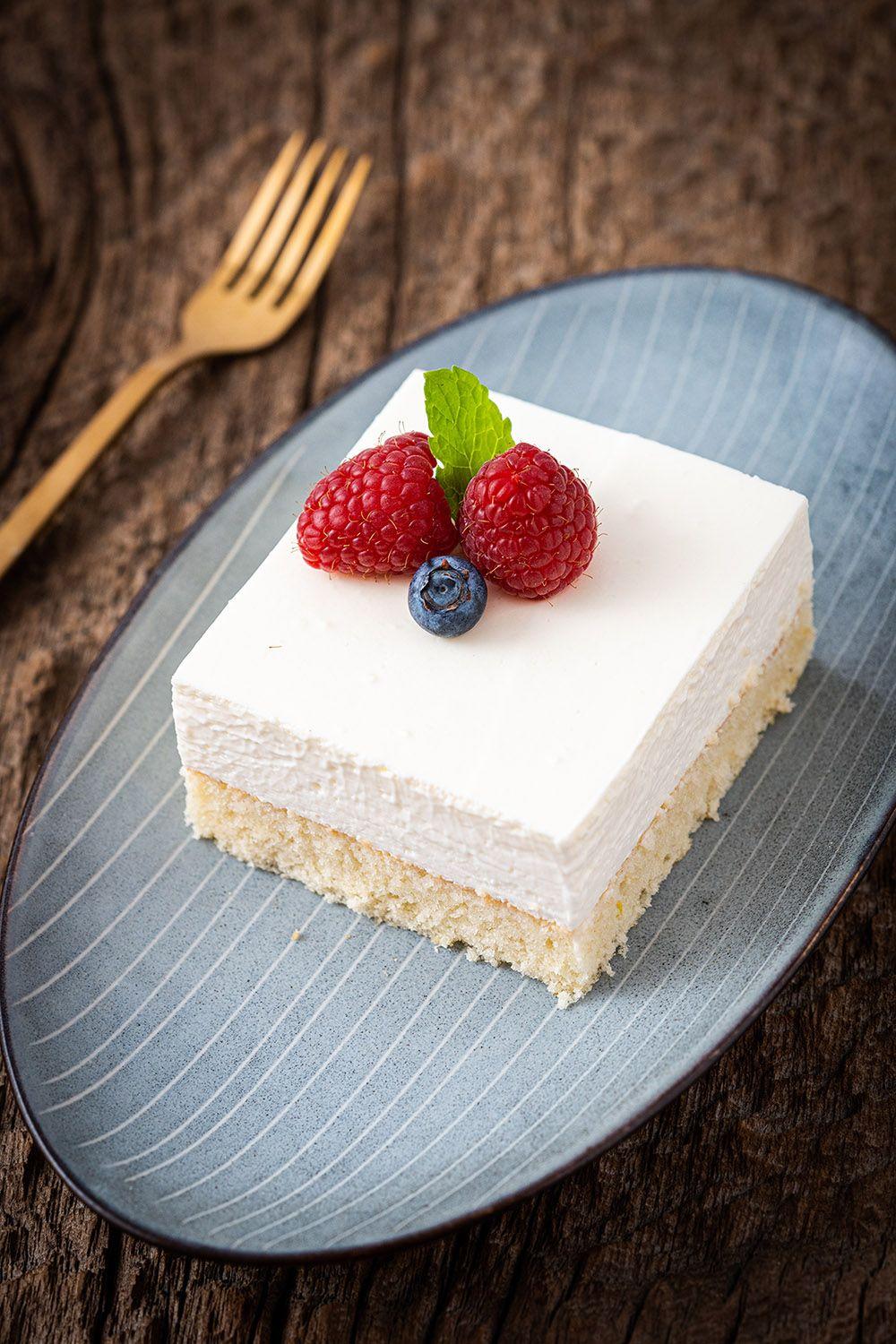 Beispielinhalt (Bild) Mann backt Kuchen