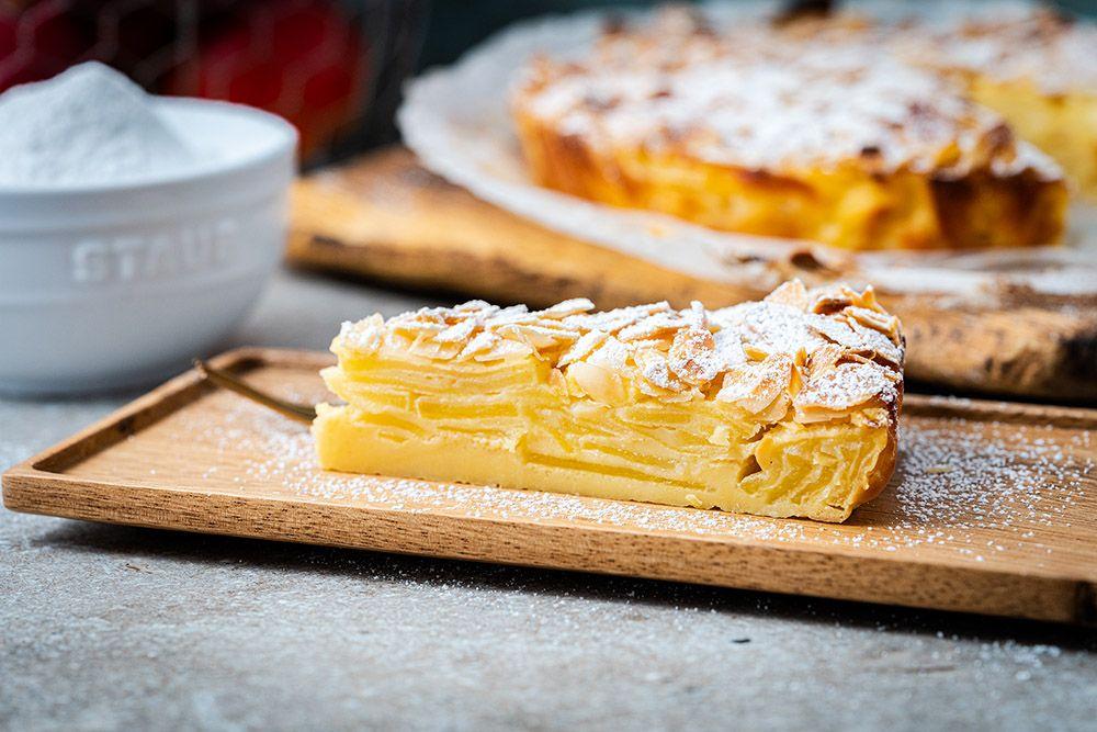 Beispielinhalt (Bild) Mann backt Kuchen