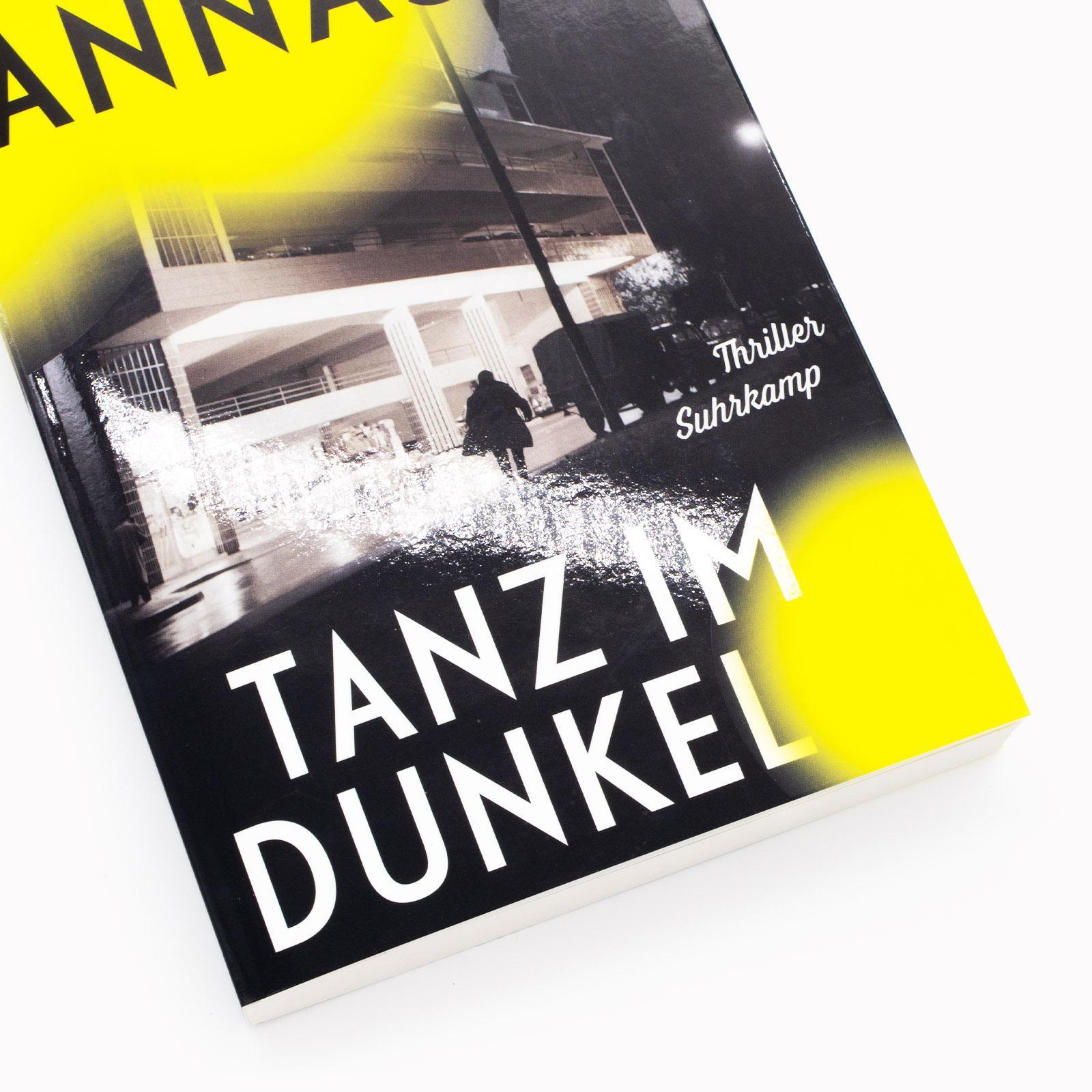 Beispielinhalt (Bild) Tanz im Dunkel