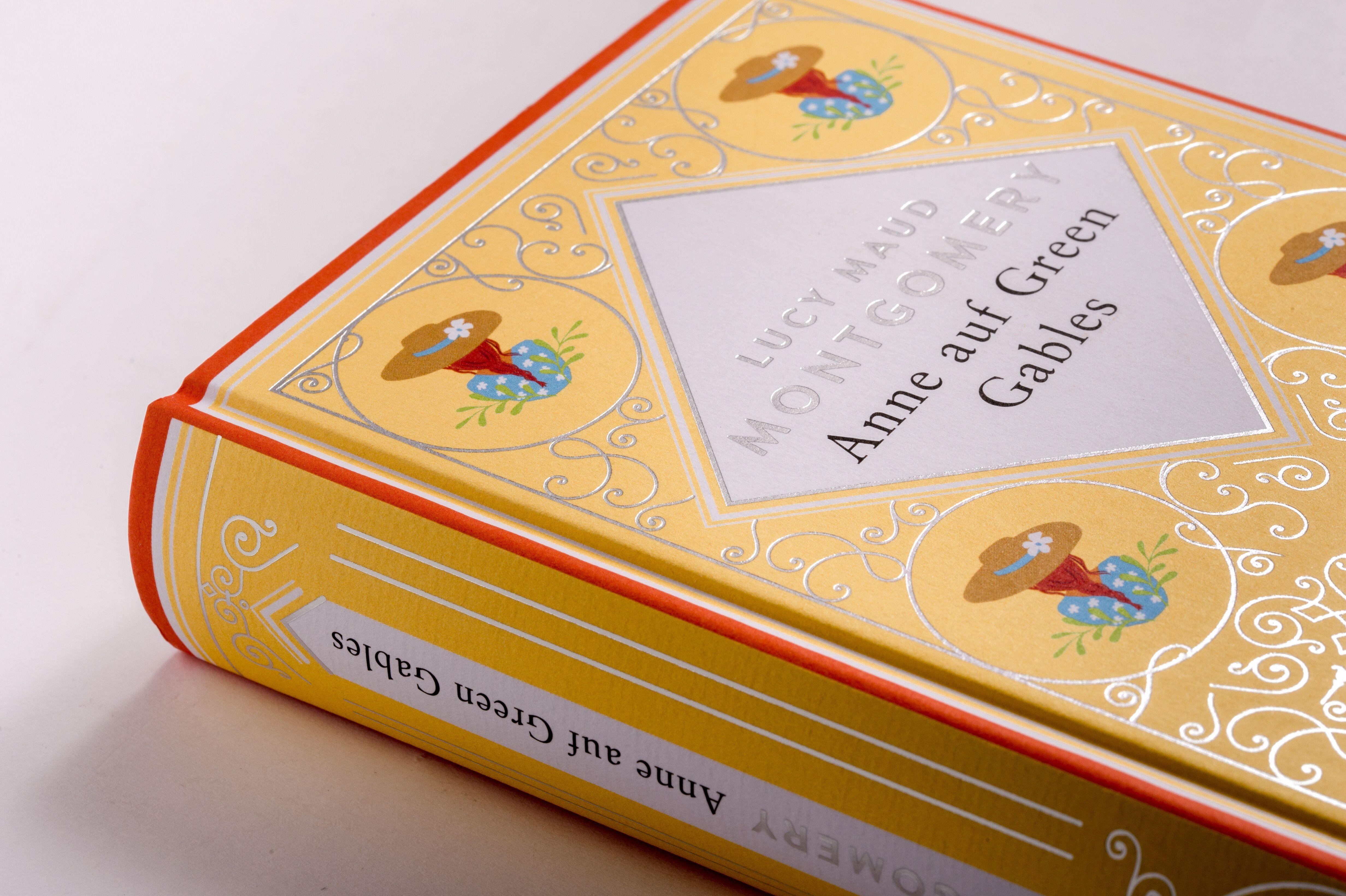 Beispielinhalt (Bild) Anne auf Green Gables. Schmuckausgabe mit Silberprägung