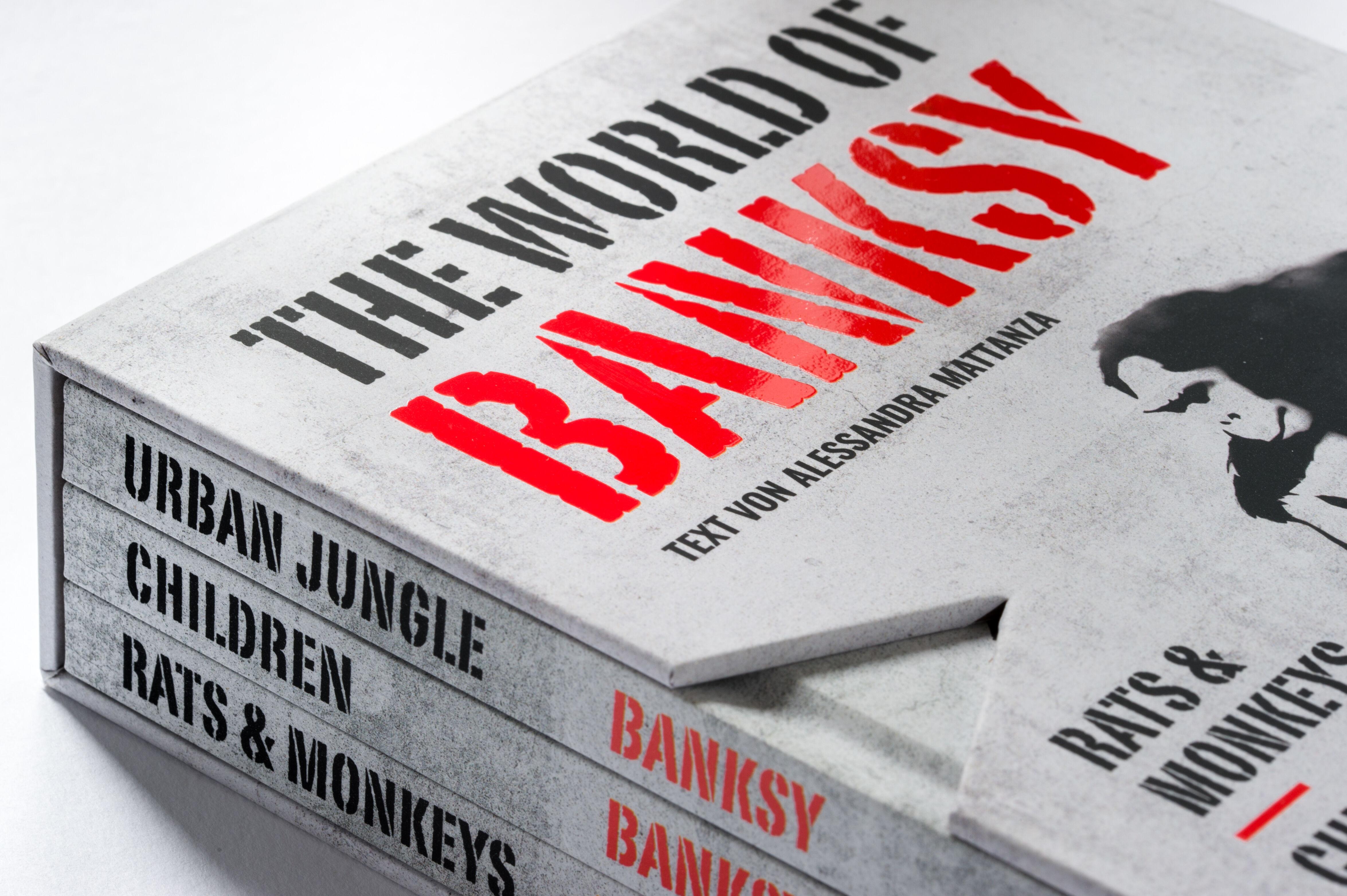 Beispielinhalt (Bild) The World of Banksy. Alles was du von Banksy kennen musst in 3 Bänden im Schuber