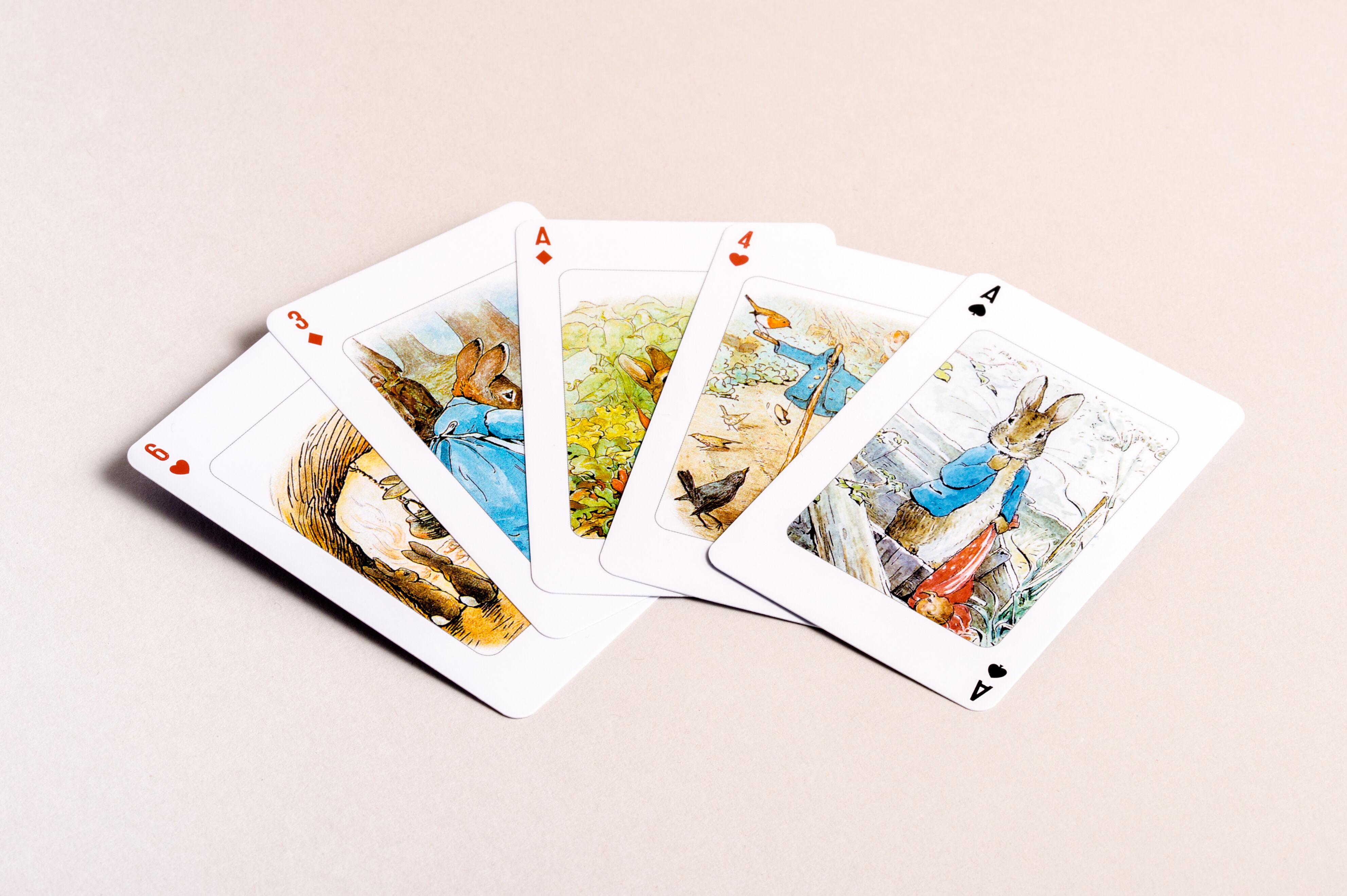 Beispielinhalt (Bild) Kartenspiel Beatrix Potter. 54 Spielkarten mit 53 Motiven von Peter Hase und seinen Freunden