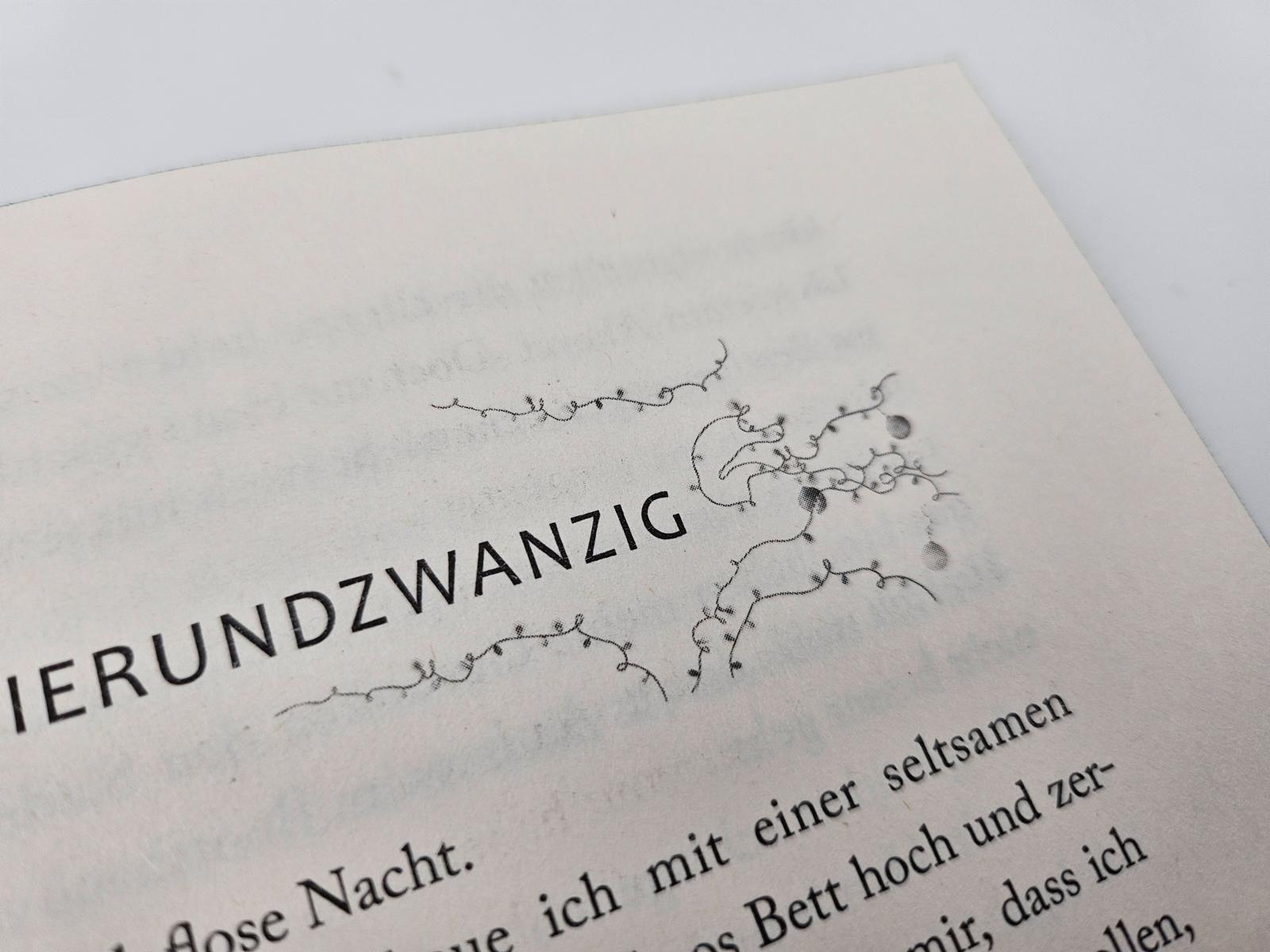 Beispielinhalt (Bild) In a Holidaze - Ihr Weihnachtswunsch führt zu Gefühlschaos unterm Mistelzweig
