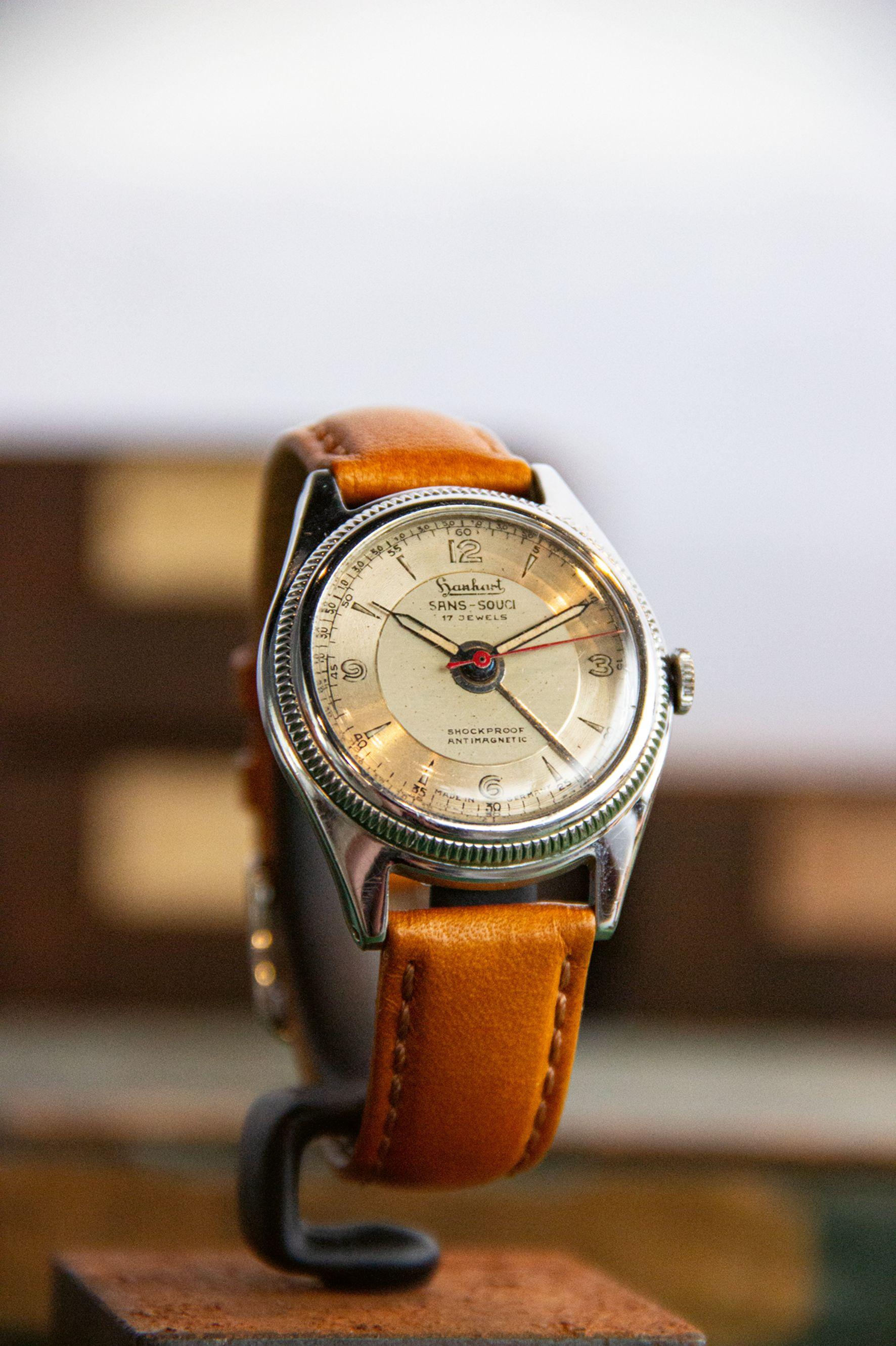 Beispielinhalt (Bild) The Watch Book: Hanhart und die deutsche Uhrenindustrie / Hanhart and the German Watchmaking Industry