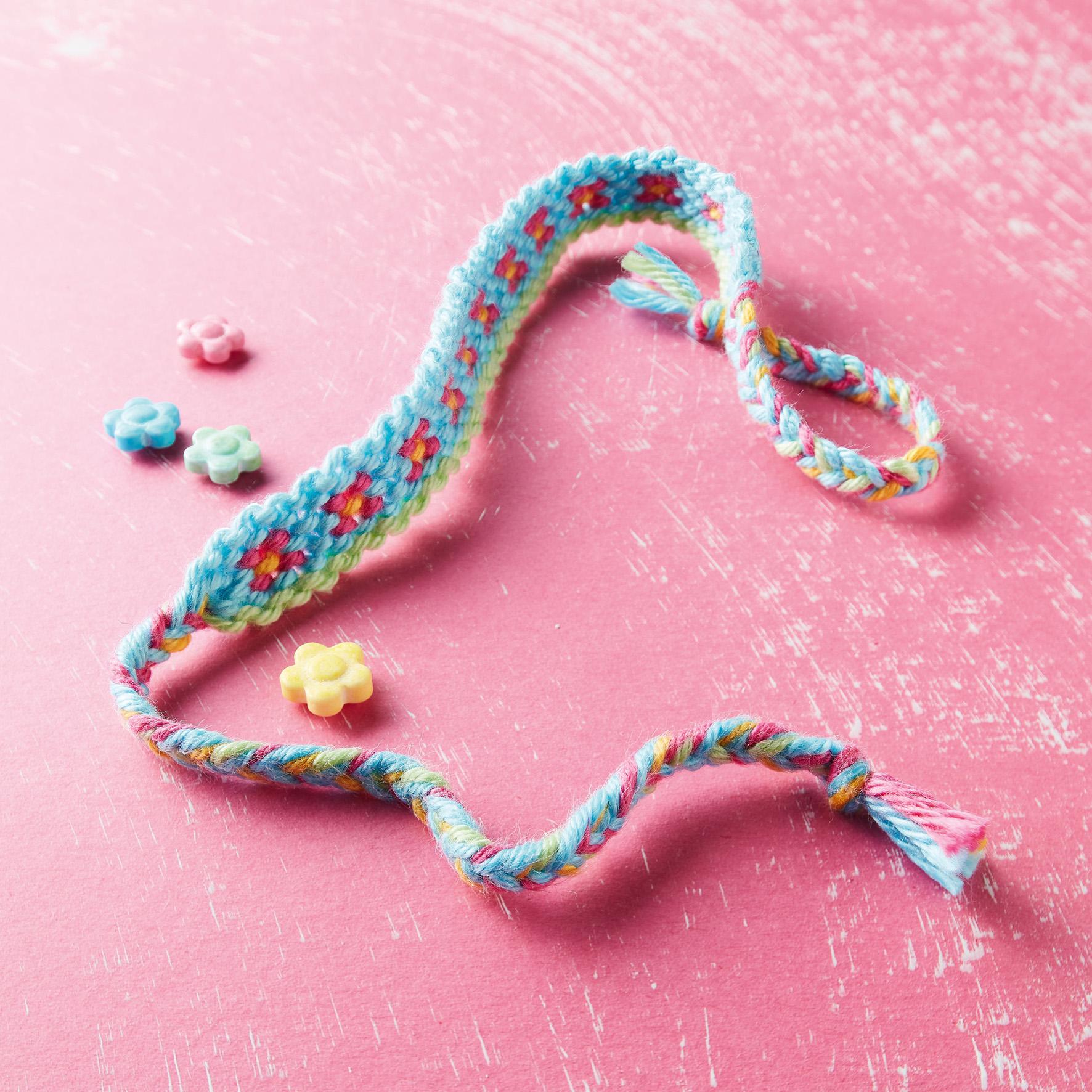 Beispielinhalt (Bild) Kreativstart Kids Freundschaftsbänder. Anleitungsbuch und Material