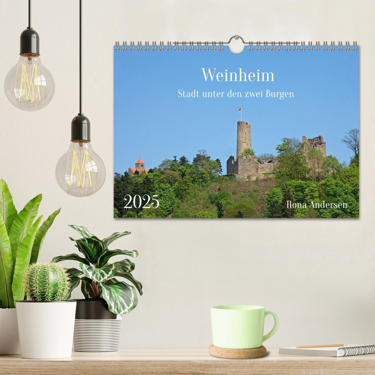 Beispielinhalt (Bild) Weinheim - Stadt unter den zwei Burgen (Wandkalender 2025 DIN A4 quer), CALVENDO Monatskalender