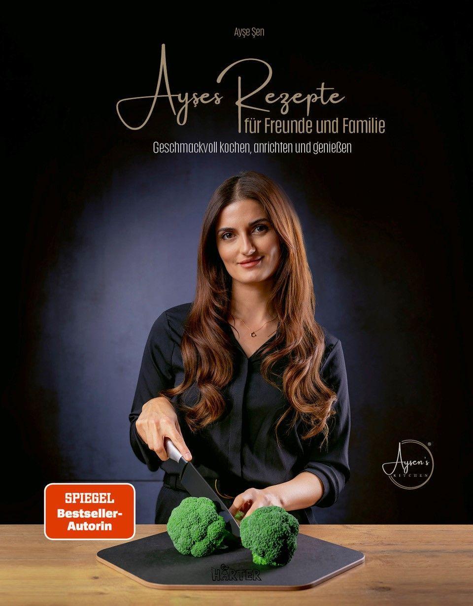 Vorderes Coverbild Ayse'nin yemek tarifleri aileniz ve sevdikleriniz için