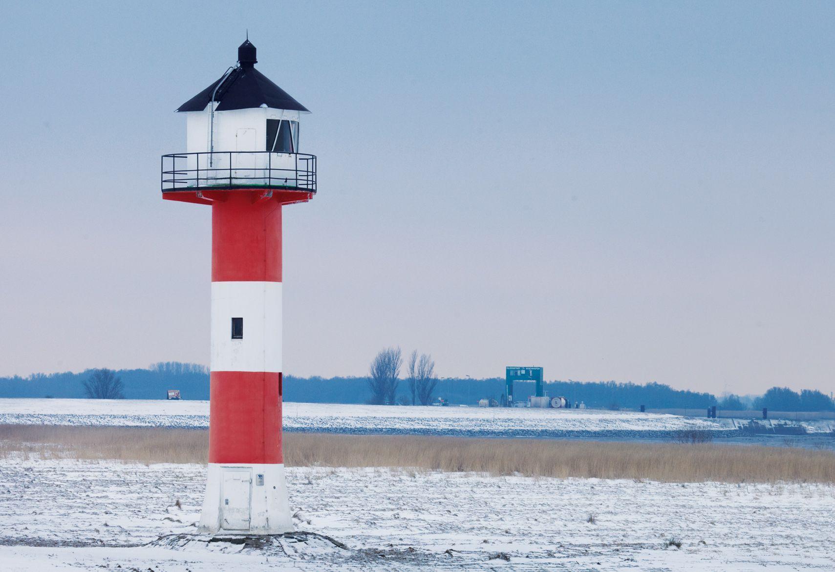 Beispielinhalt (Bild) Leuchttürme 2025. 3-Monats-Tischkalender