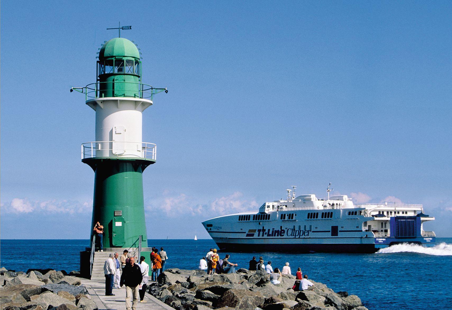 Beispielinhalt (Bild) Leuchttürme 2025. 3-Monats-Tischkalender