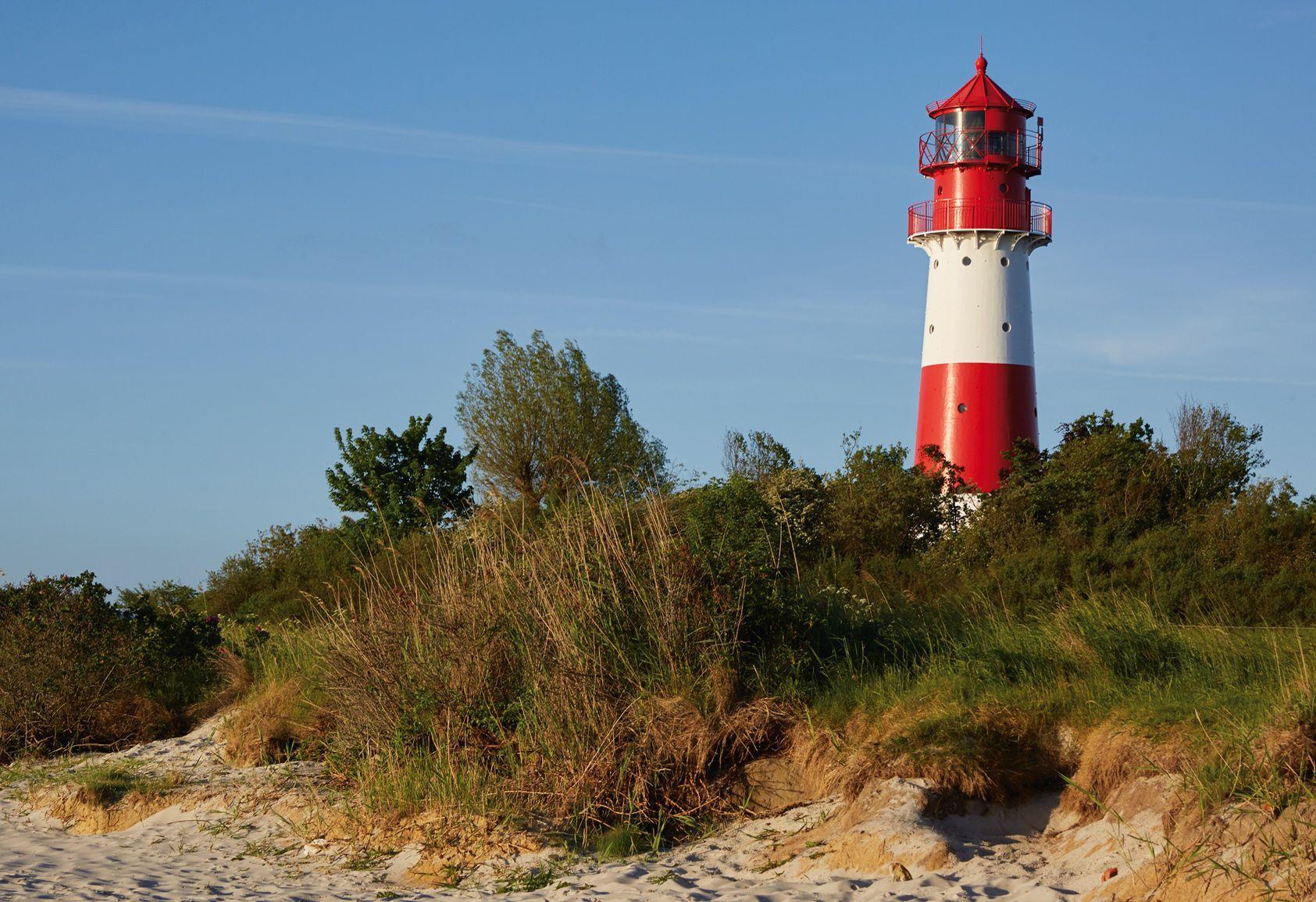 Beispielinhalt (Bild) Leuchttürme 2025. 3-Monats-Tischkalender