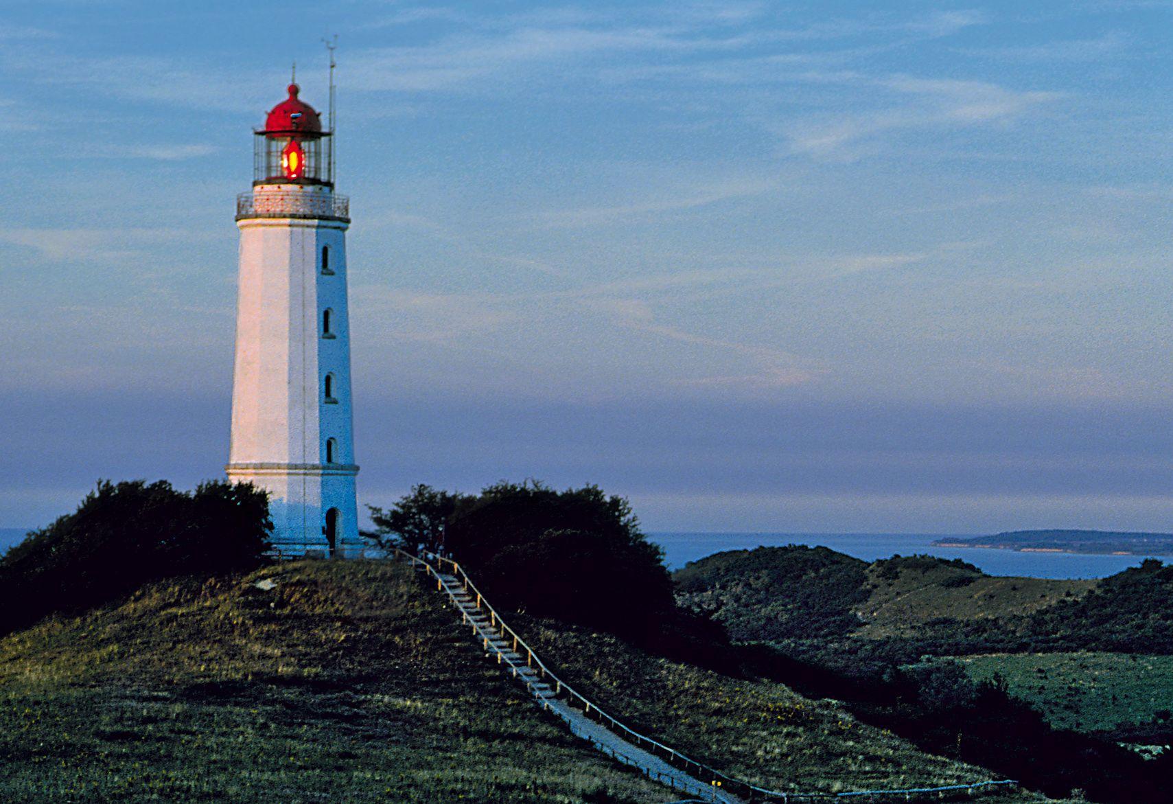 Beispielinhalt (Bild) Leuchttürme 2025. 3-Monats-Tischkalender