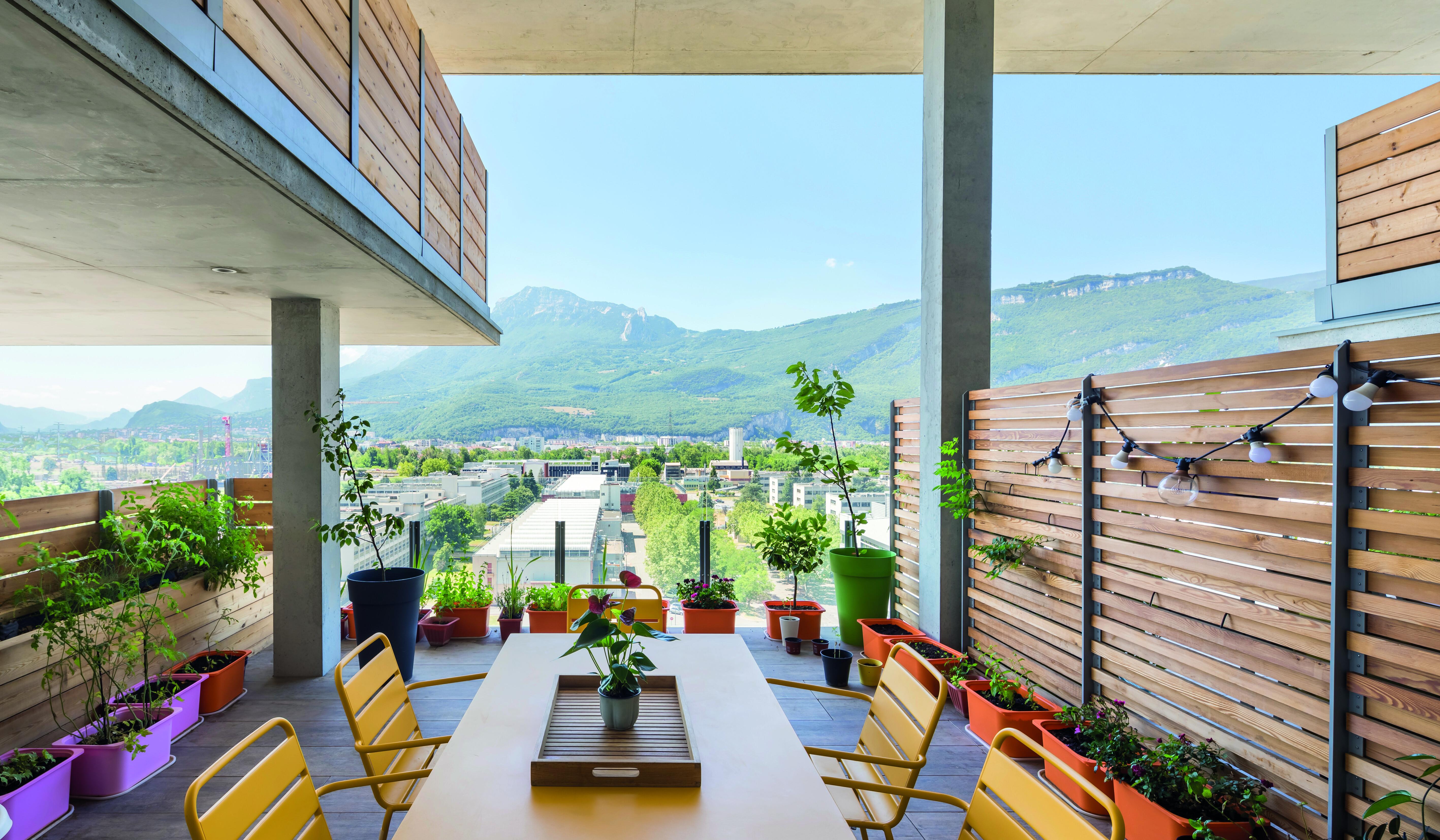 Beispielinhalt (Bild) Apartment Building Architecture