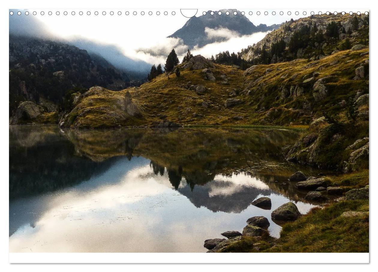 Beispielinhalt (Bild) Spanische - Pyrenäen Carros de Foc (Wandkalender 2025 DIN A3 quer), CALVENDO Monatskalender