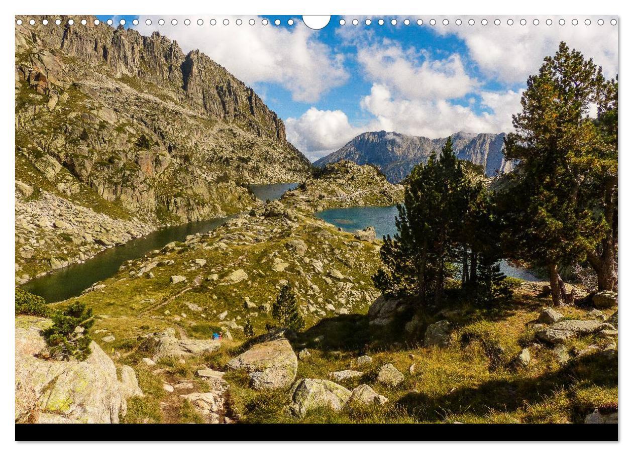 Beispielinhalt (Bild) Spanische - Pyrenäen Carros de Foc (Wandkalender 2025 DIN A3 quer), CALVENDO Monatskalender