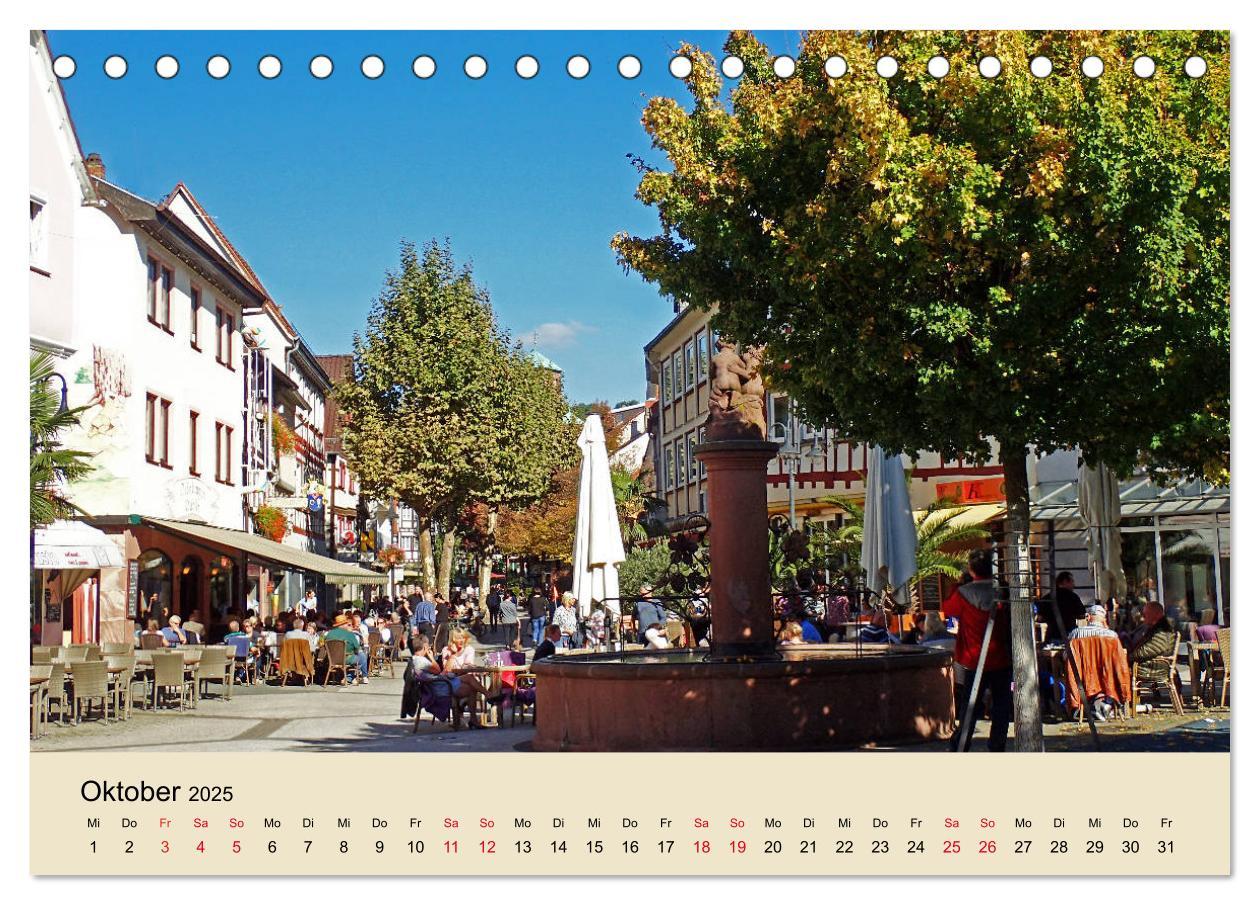 Beispielinhalt (Bild) Entlang der Bergstraße Burgen, Wein und Fachwerk (Tischkalender 2025 DIN A5 quer), CALVENDO Monatskalender