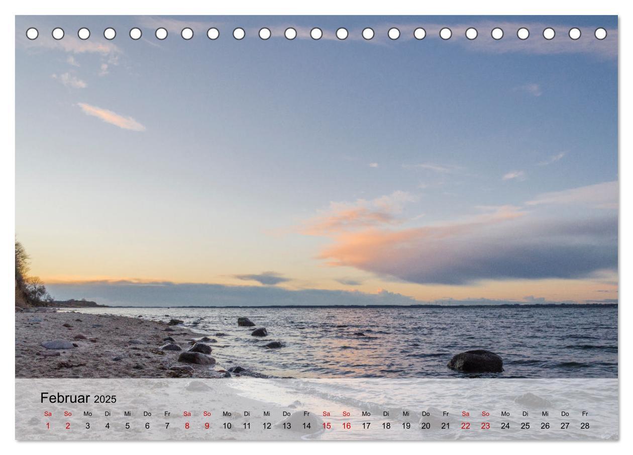 Beispielinhalt (Bild) Ostseeküste Schwedeneck 2025 (Tischkalender 2025 DIN A5 quer), CALVENDO Monatskalender