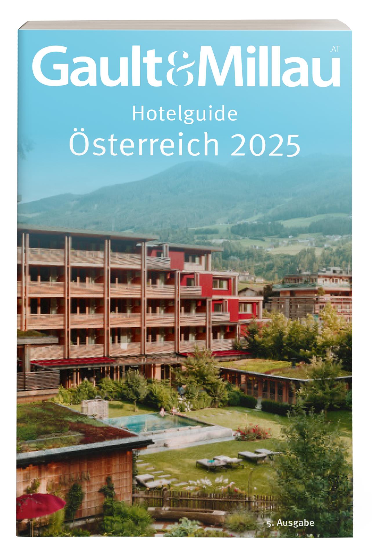Vorderes Coverbild Gault&Millau Hotelguide Österreich 2025