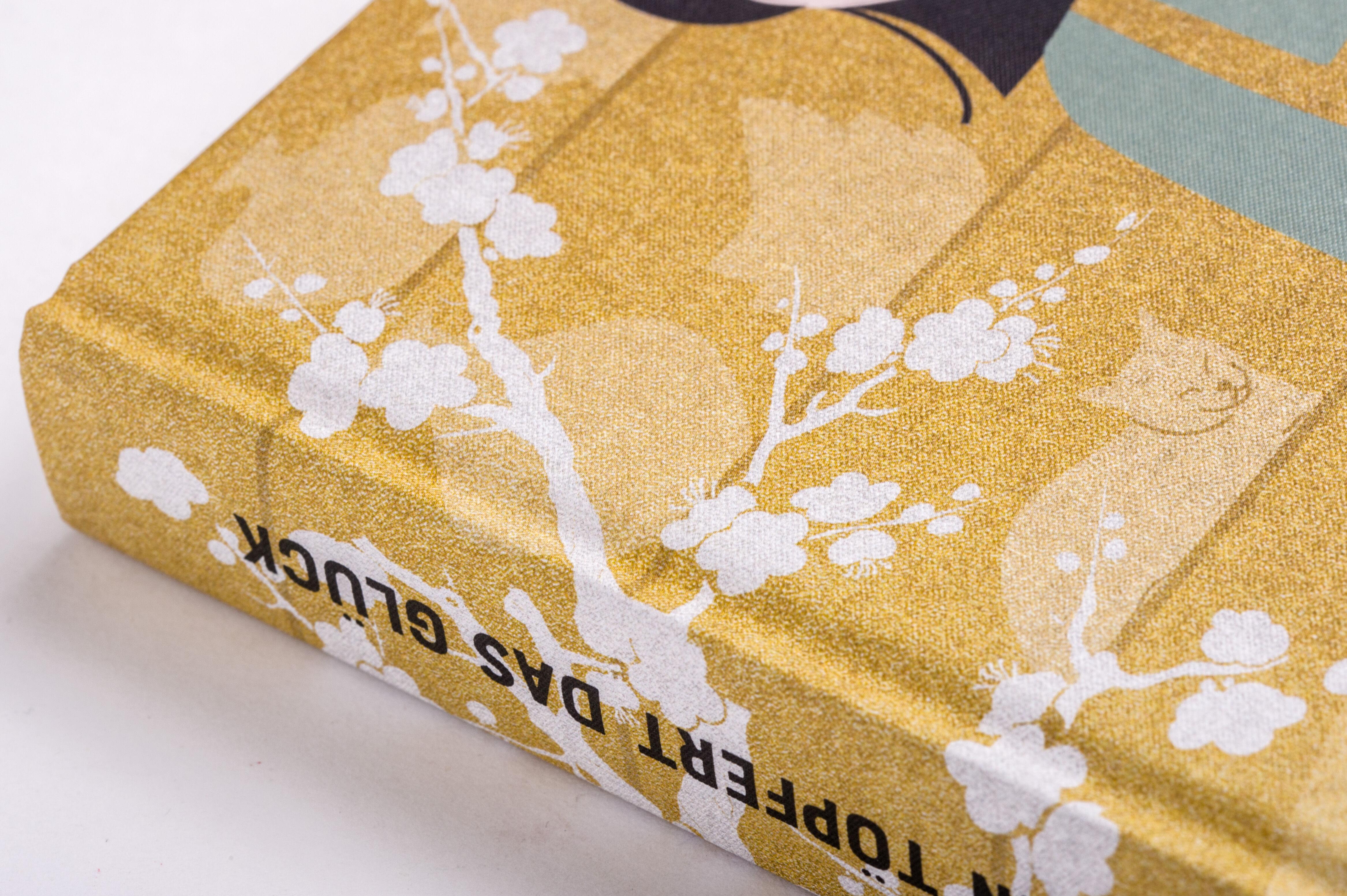 Beispielinhalt (Bild) Jeongmin töpfert das Glück