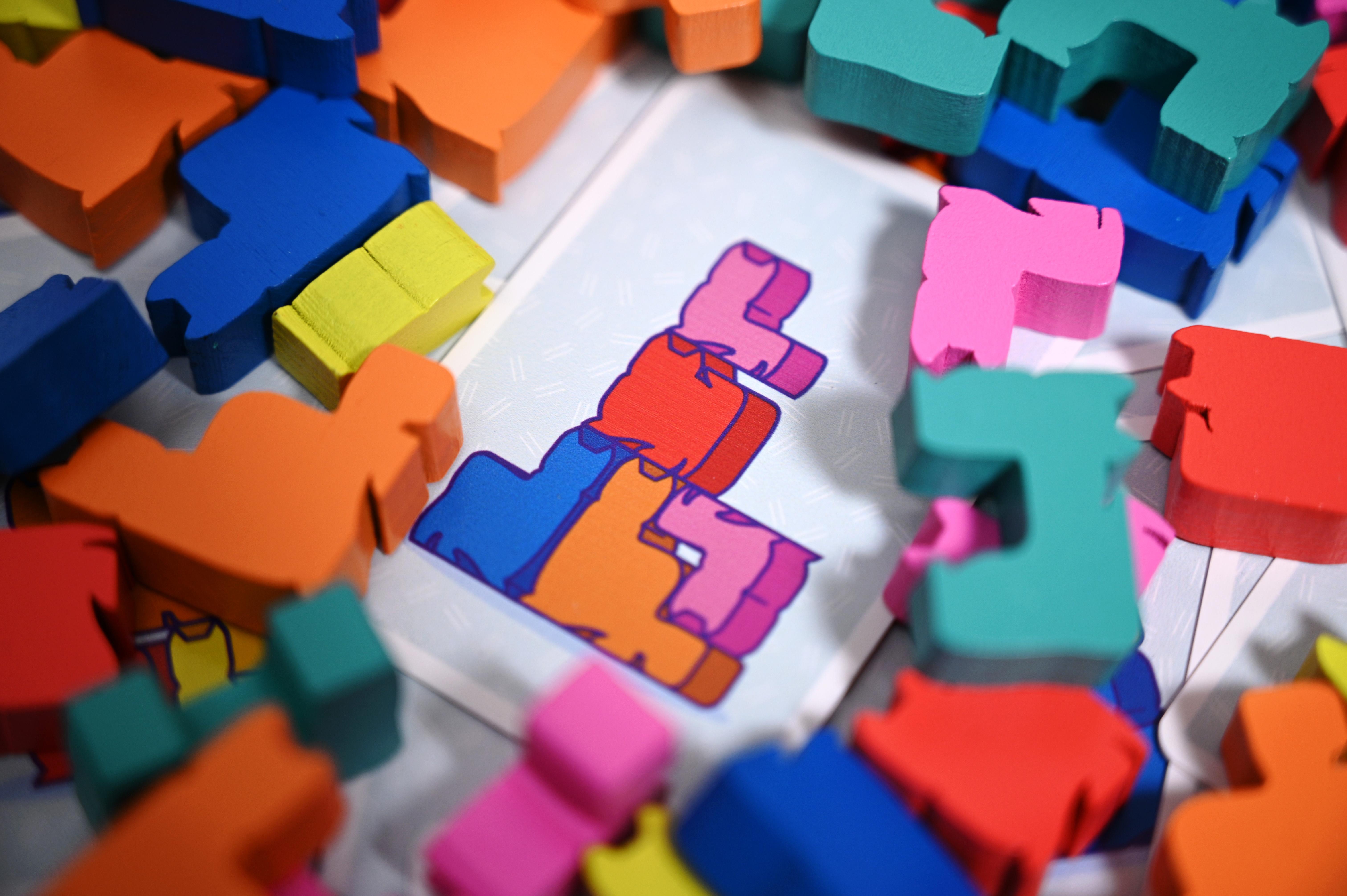 Beispielinhalt (Bild) Kittin - Flinke Kätzchen - Schnelles Katzenstapelspiel (DE)