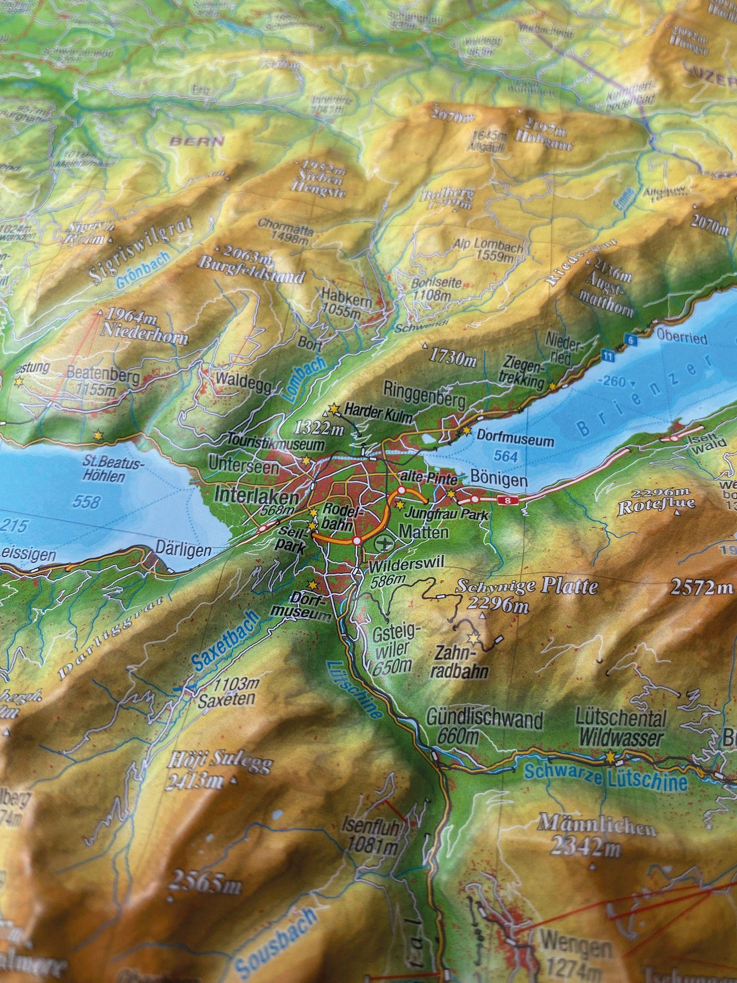 Beispielinhalt (Bild) Relief Berner Oberland klein 1:200.000