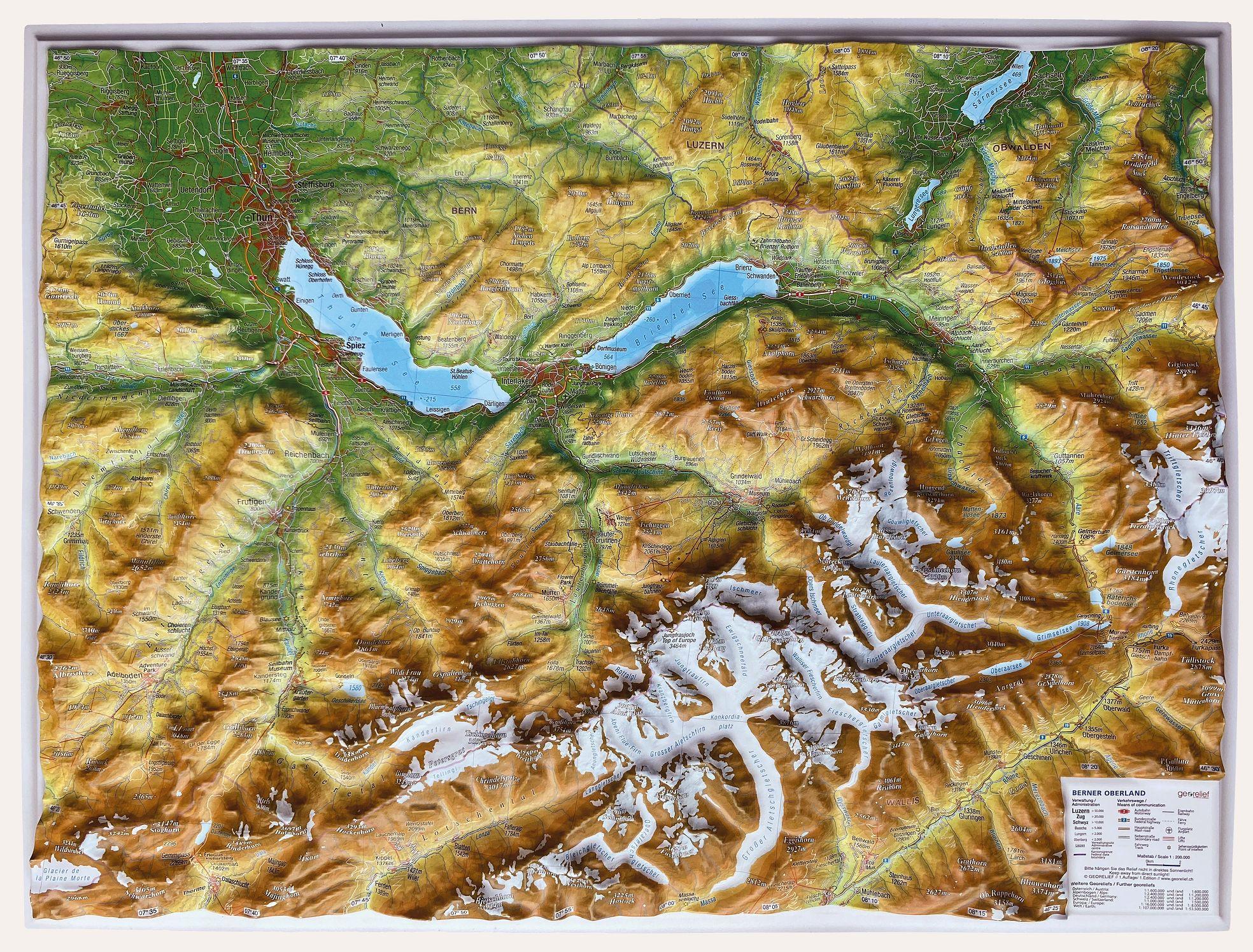 Vorderes Coverbild Relief Berner Oberland klein 1:200.000