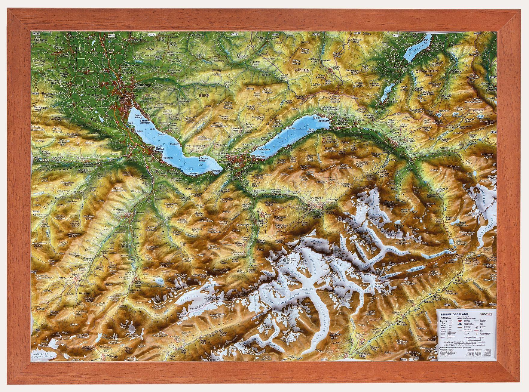 Vorderes Coverbild Relief Berner Oberland klein 1:200.000 Holzrahmen