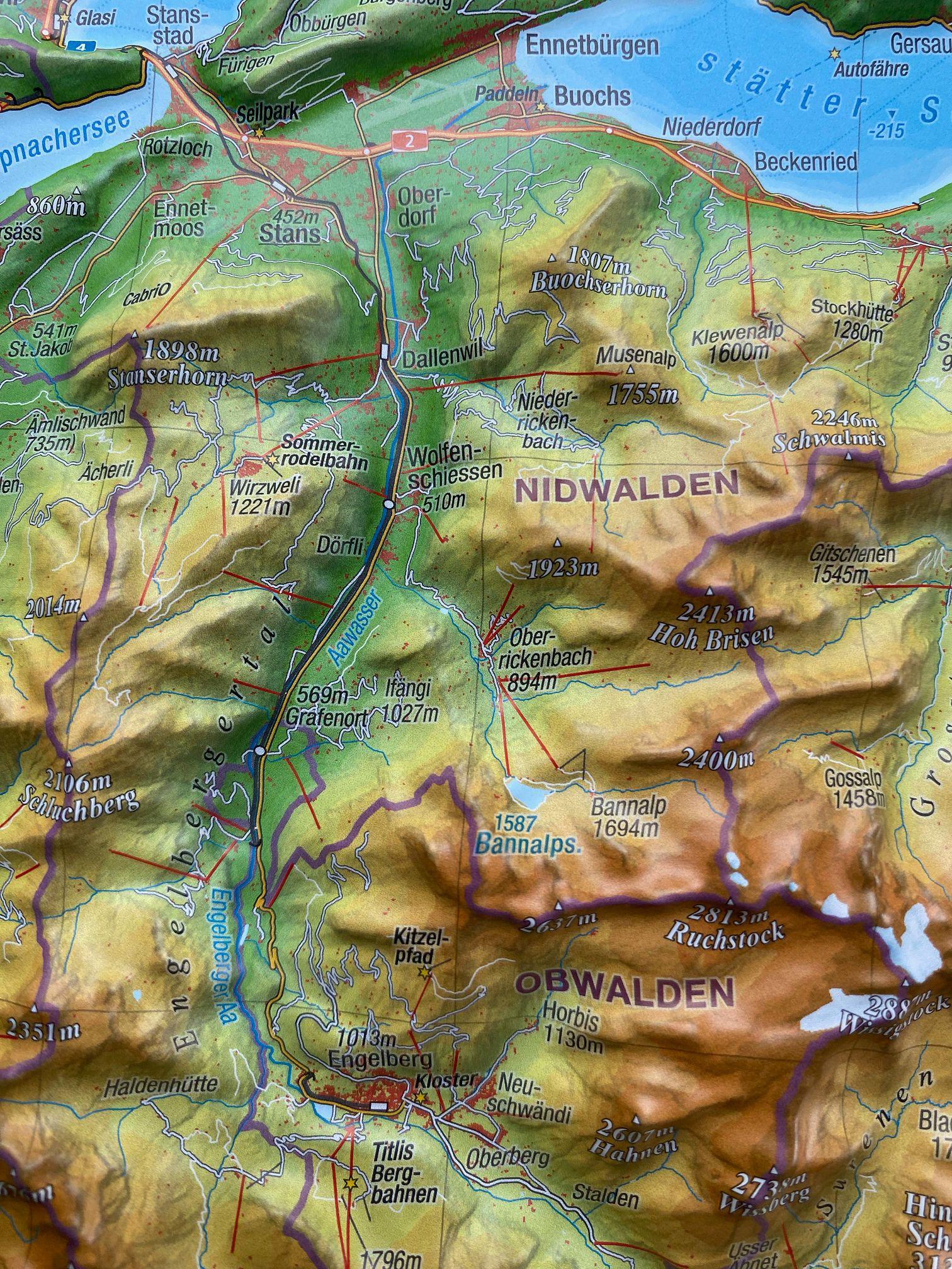 Beispielinhalt (Bild) Relief Zentralschweiz klein 1:200.000 Holzrahmen