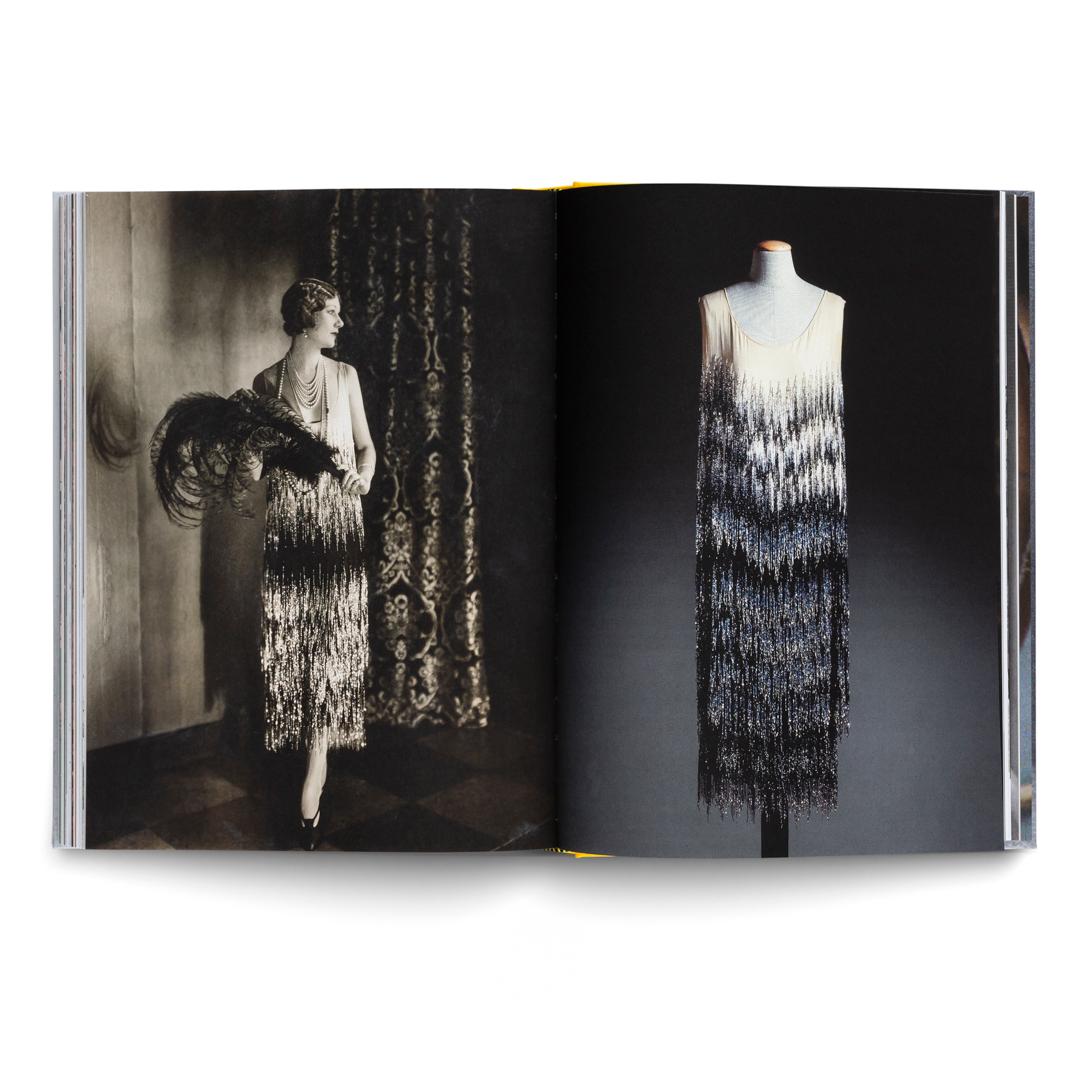 Beispielinhalt (Bild) Coco Chanel: Roaring Twenties - Fashion, Art and Culture of the 1920s Riviera | Official Exhibition Catalogue