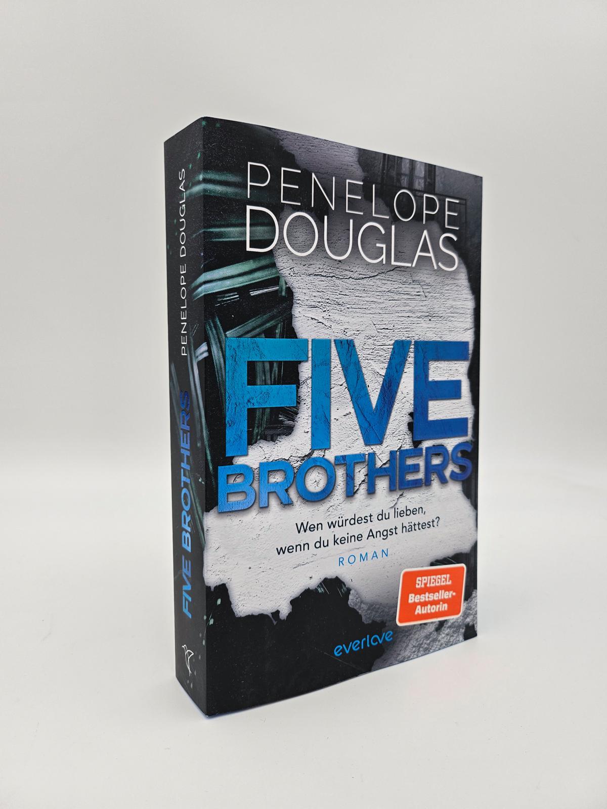 Beispielinhalt (Bild) Five Brothers - Wen würdest du lieben, wenn du keine Angst hättest?