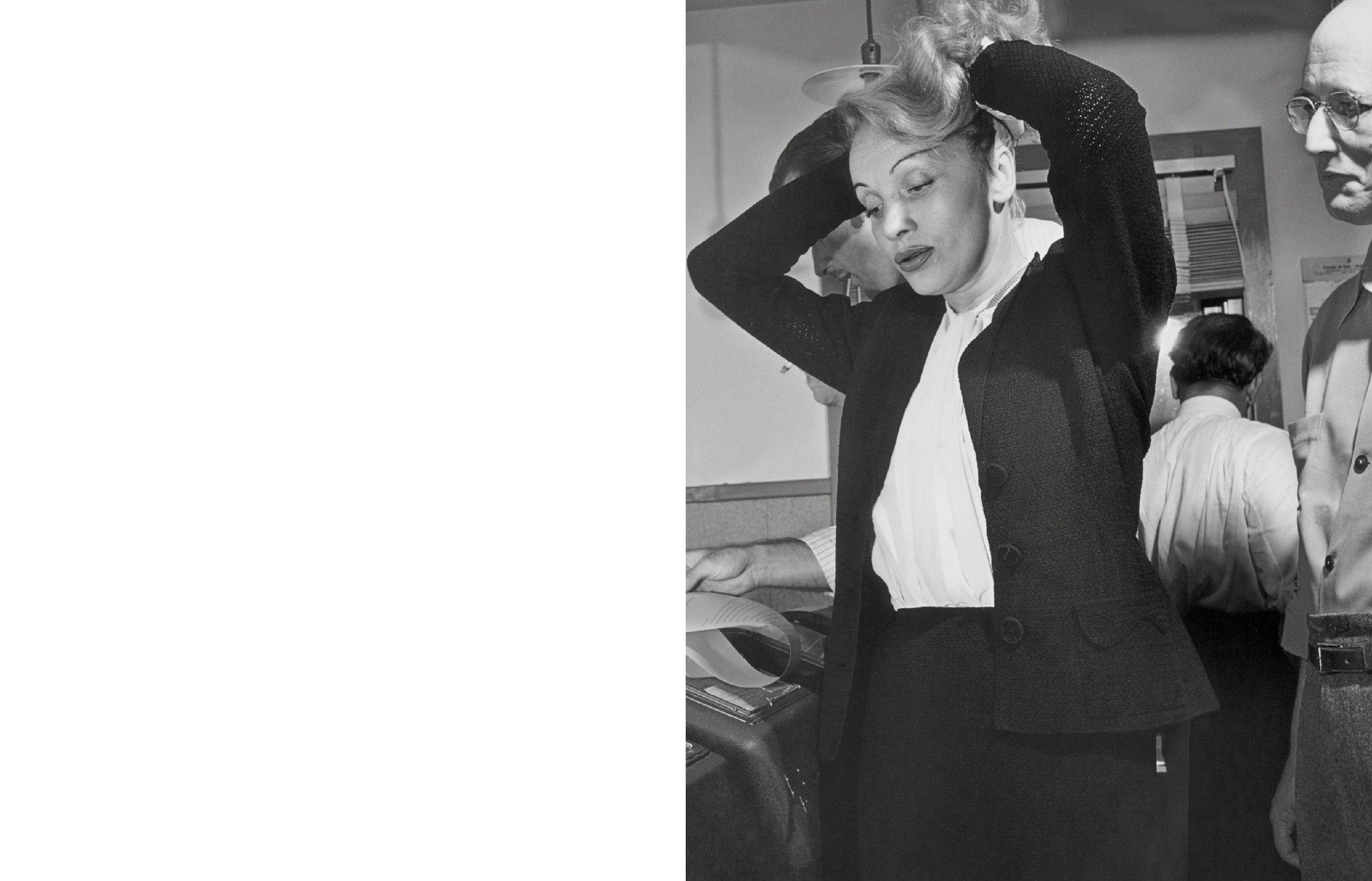 Beispielinhalt (Bild) Marlene Dietrich an der Front