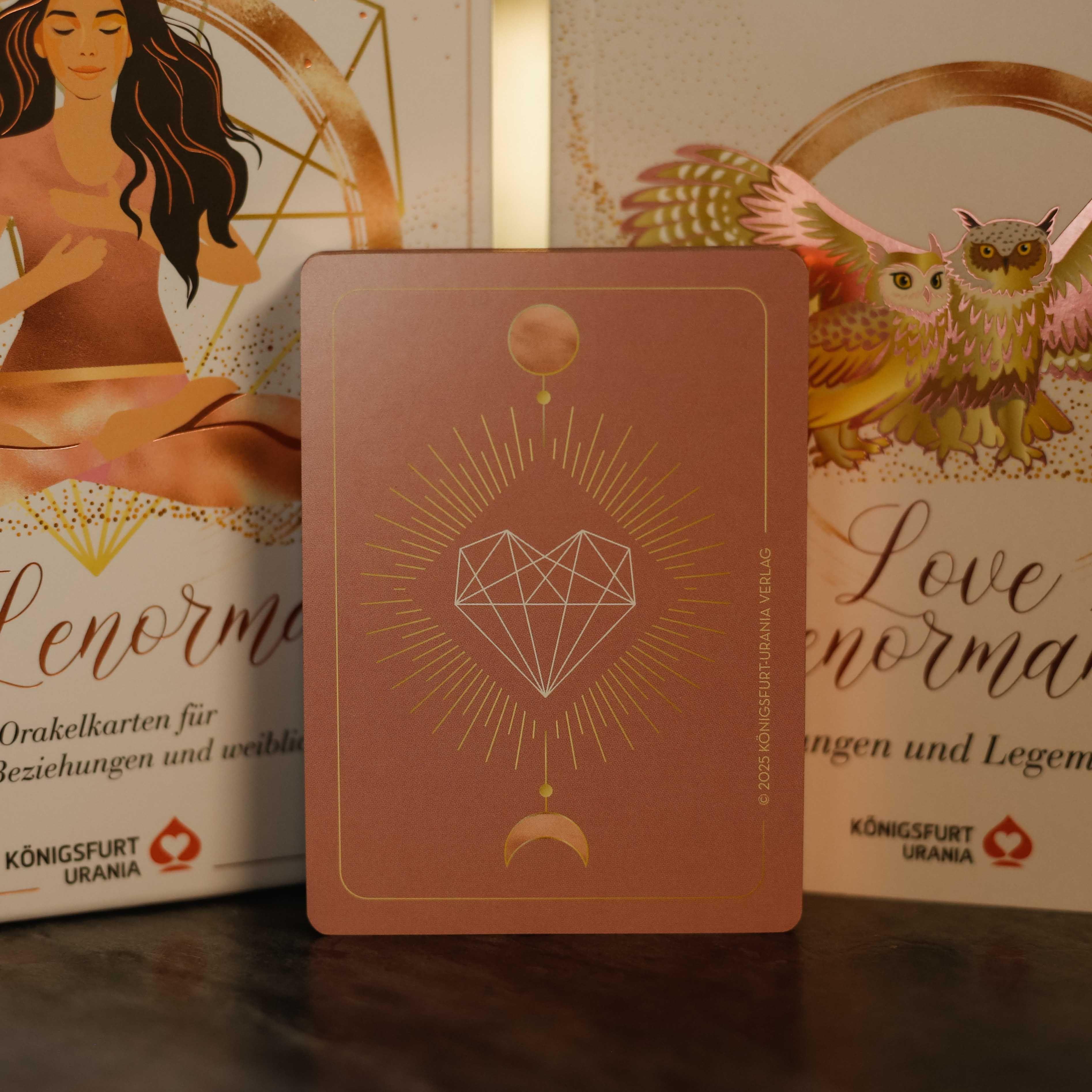 Beispielinhalt (Bild) Love Lenormand - 40 Orakelkarten für deine Selbstliebe, Beziehung, weibliche Kraft