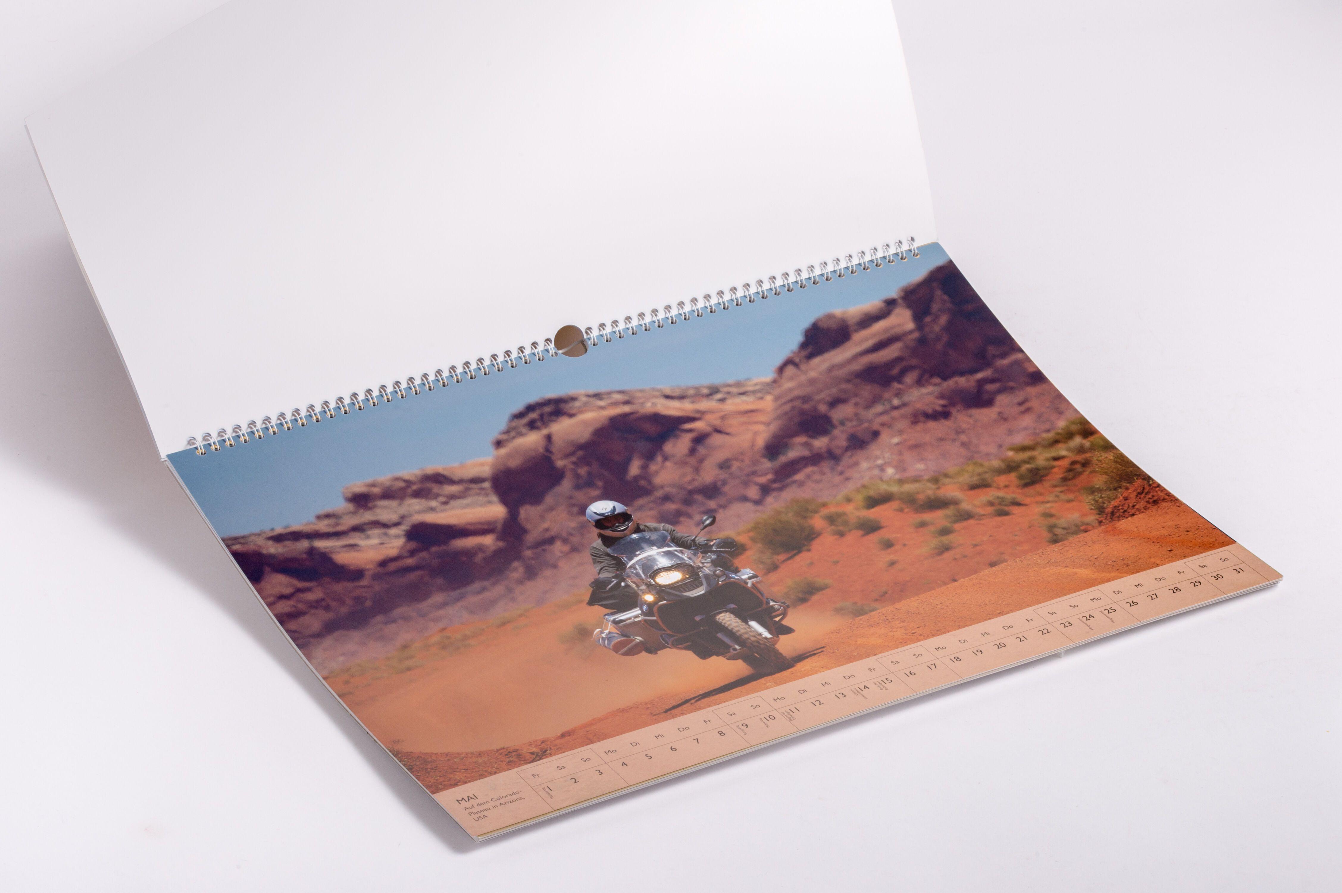 Beispielinhalt (Bild) Auf zwei Rädern um die Welt - Der Motorrad-Reise-Kalender 2026