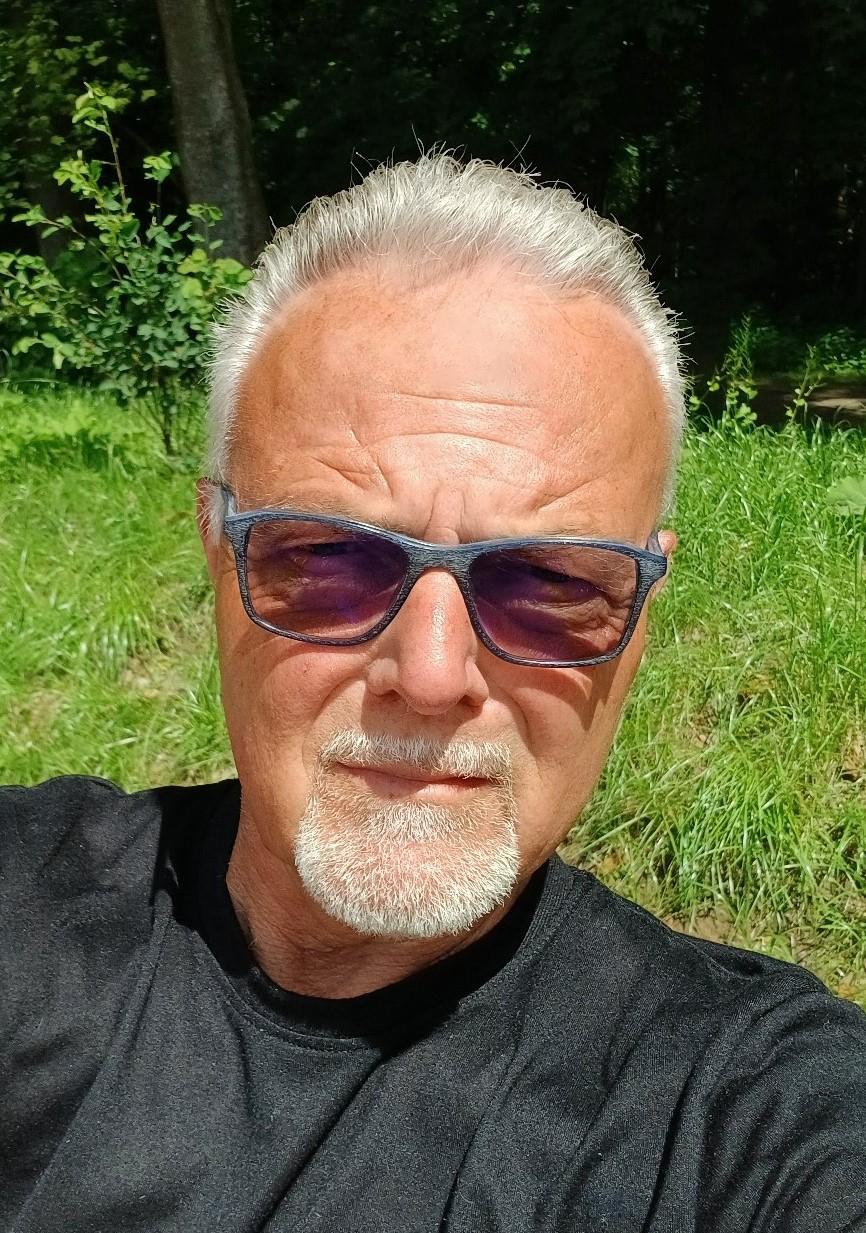 Autorenbild Immer am Abgrund