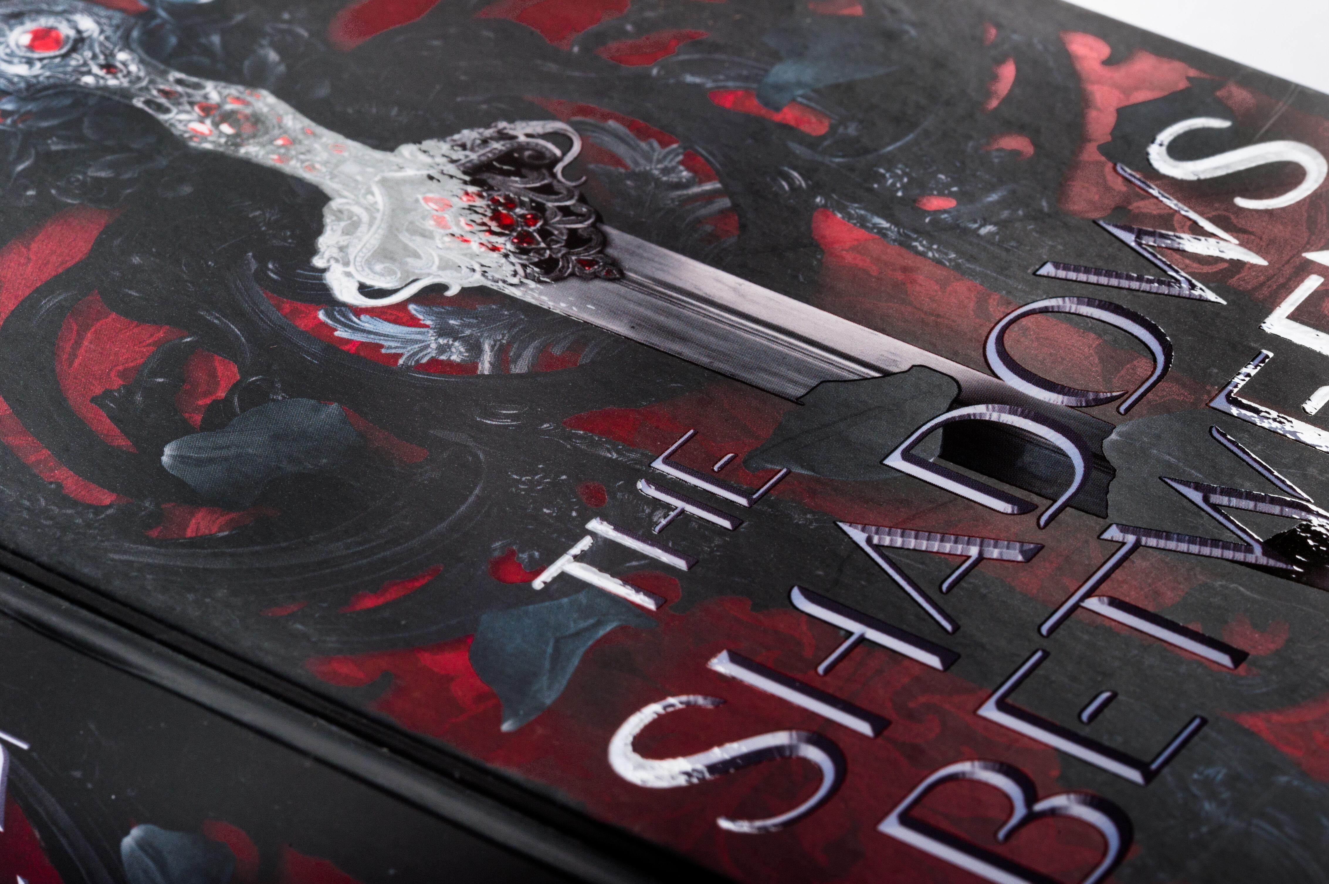 Beispielinhalt (Bild) The Shadows Between Us