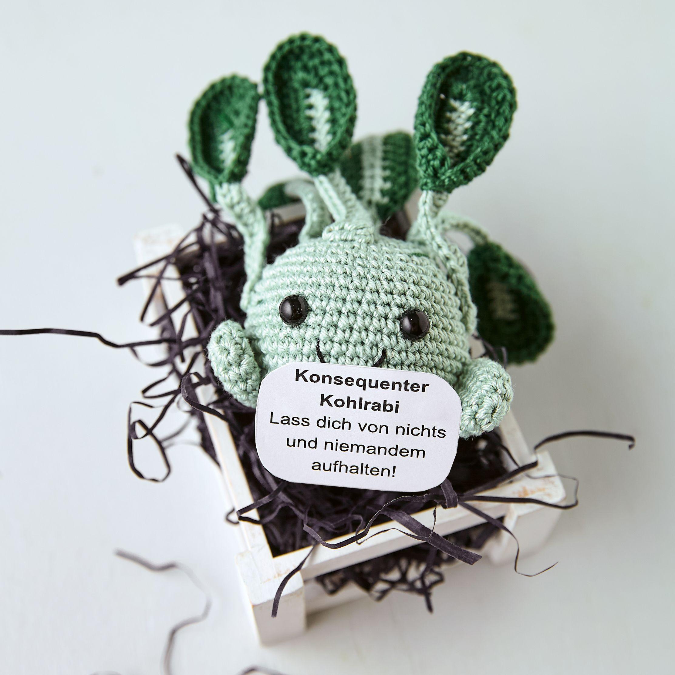 Beispielinhalt (Bild) Emotional Support Veggies. Kleine Häkelfiguren mit positiven Botschaften