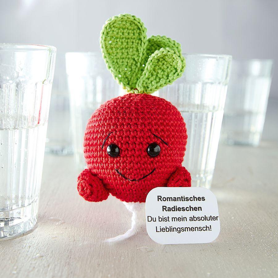 Beispielinhalt (Bild) Emotional Support Veggies. Kleine Häkelfiguren mit positiven Botschaften