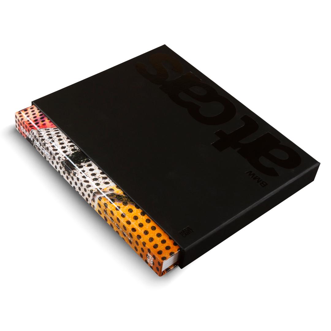 Beispielinhalt (Bild) BMW Art Cars - Kunst auf Rädern von Andy Warhol bis Jeff Koons | Erweiterte Neuauflage. Schmuckausgabe im Schuber