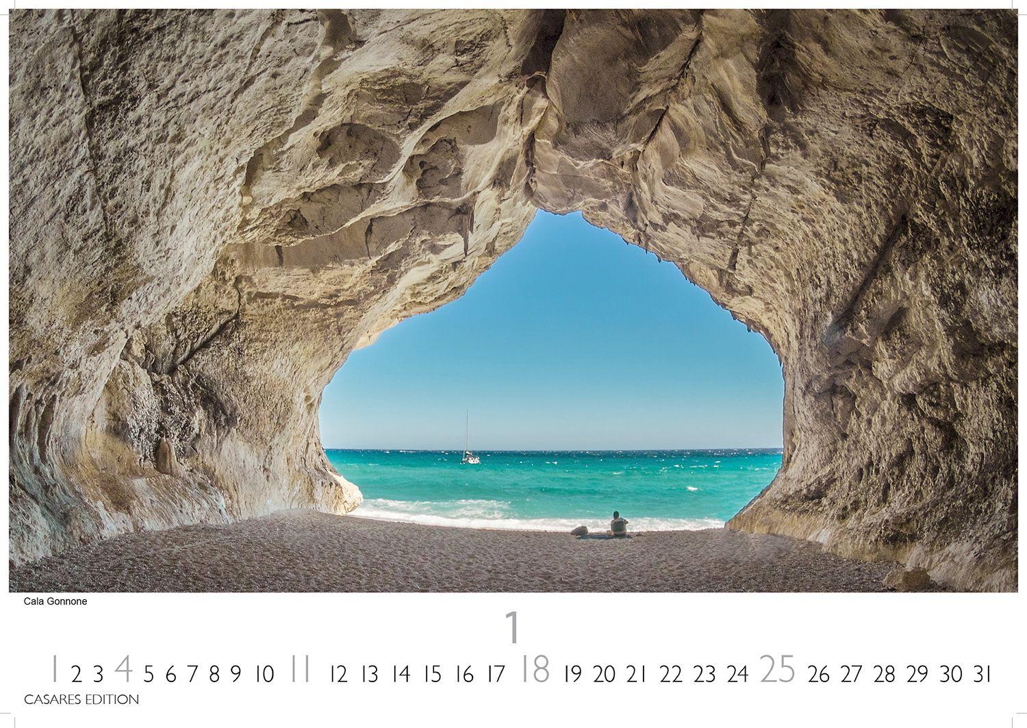 Beispielinhalt (Bild) Sardinien Kalender 2026 - Wandkalender | Fotokalender Italien 24x35 cm - mit 12 traumhaften Motiven der Mittelmeerinsel.